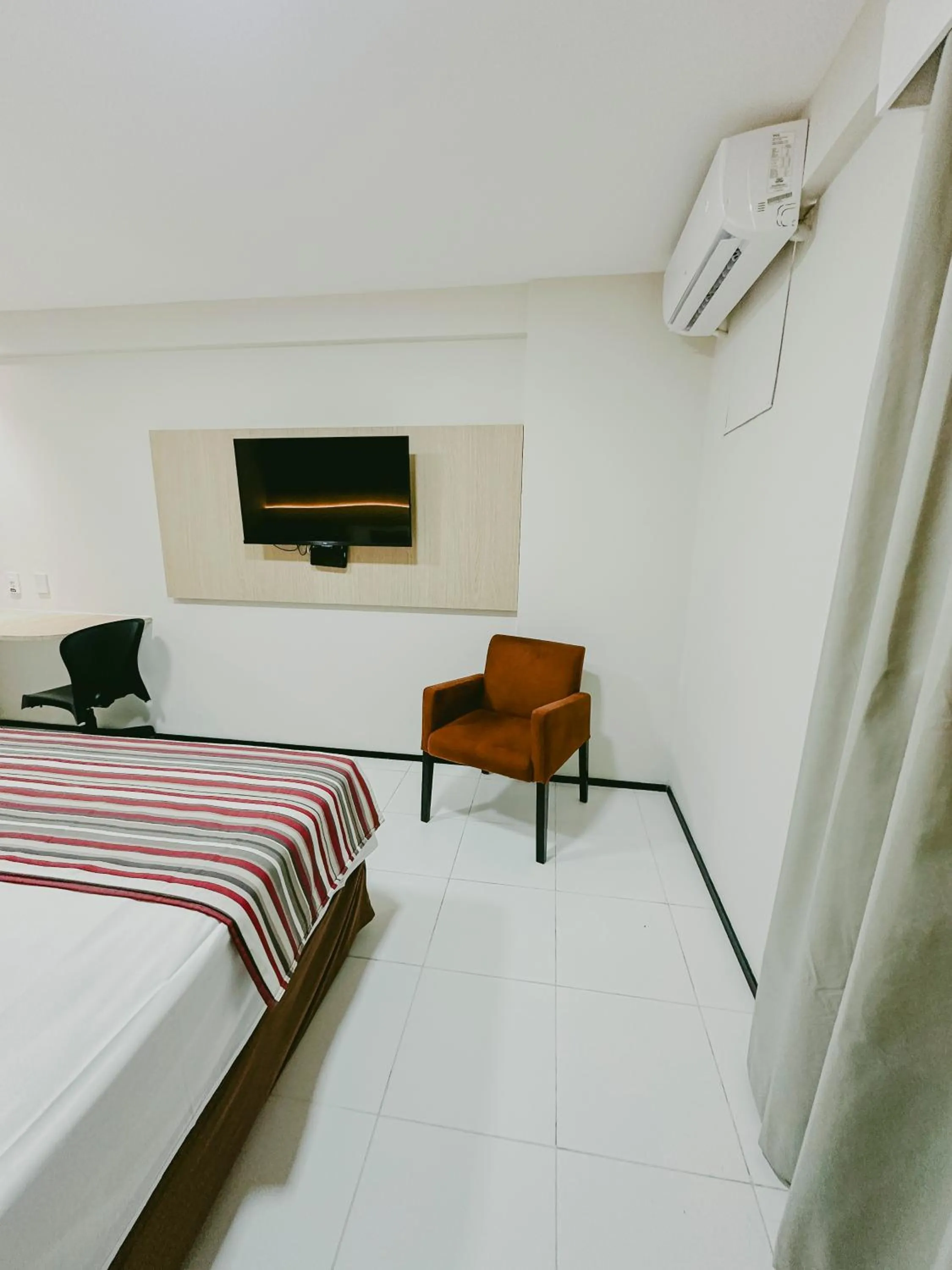 TV and multimedia, Bed in SLZ Lagoa Hotel