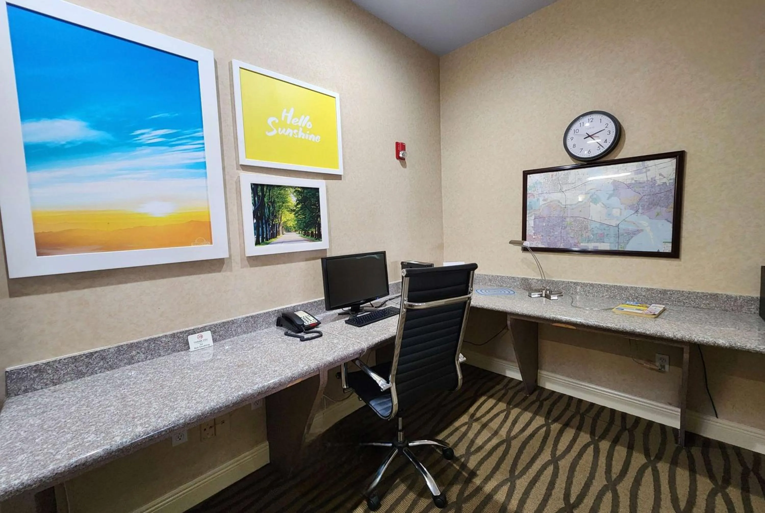 Business facilities in Days Inn & Suites by Wyndham Pasadena