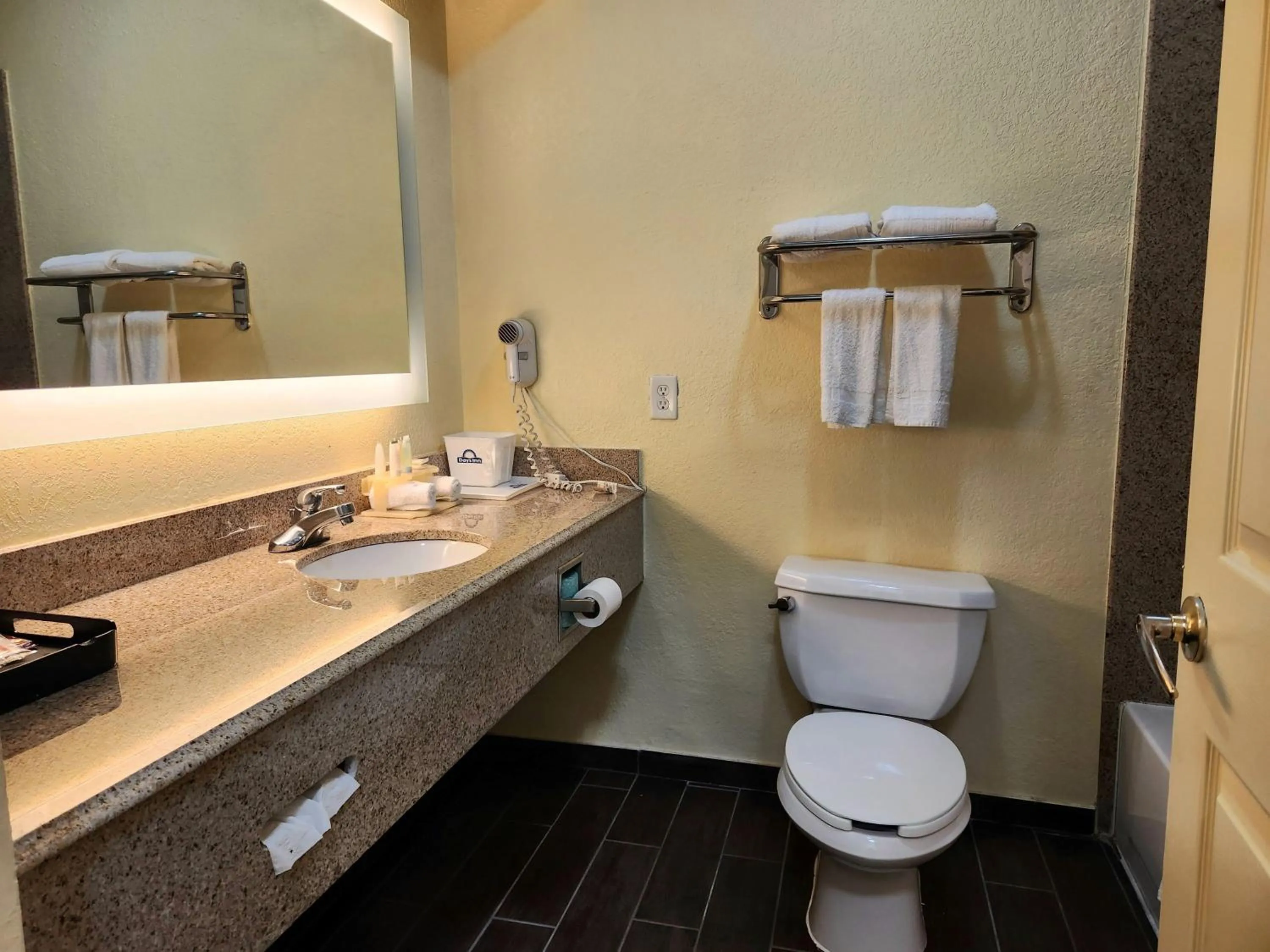 Bathroom in Studio 6 Suites Pasadena, TX