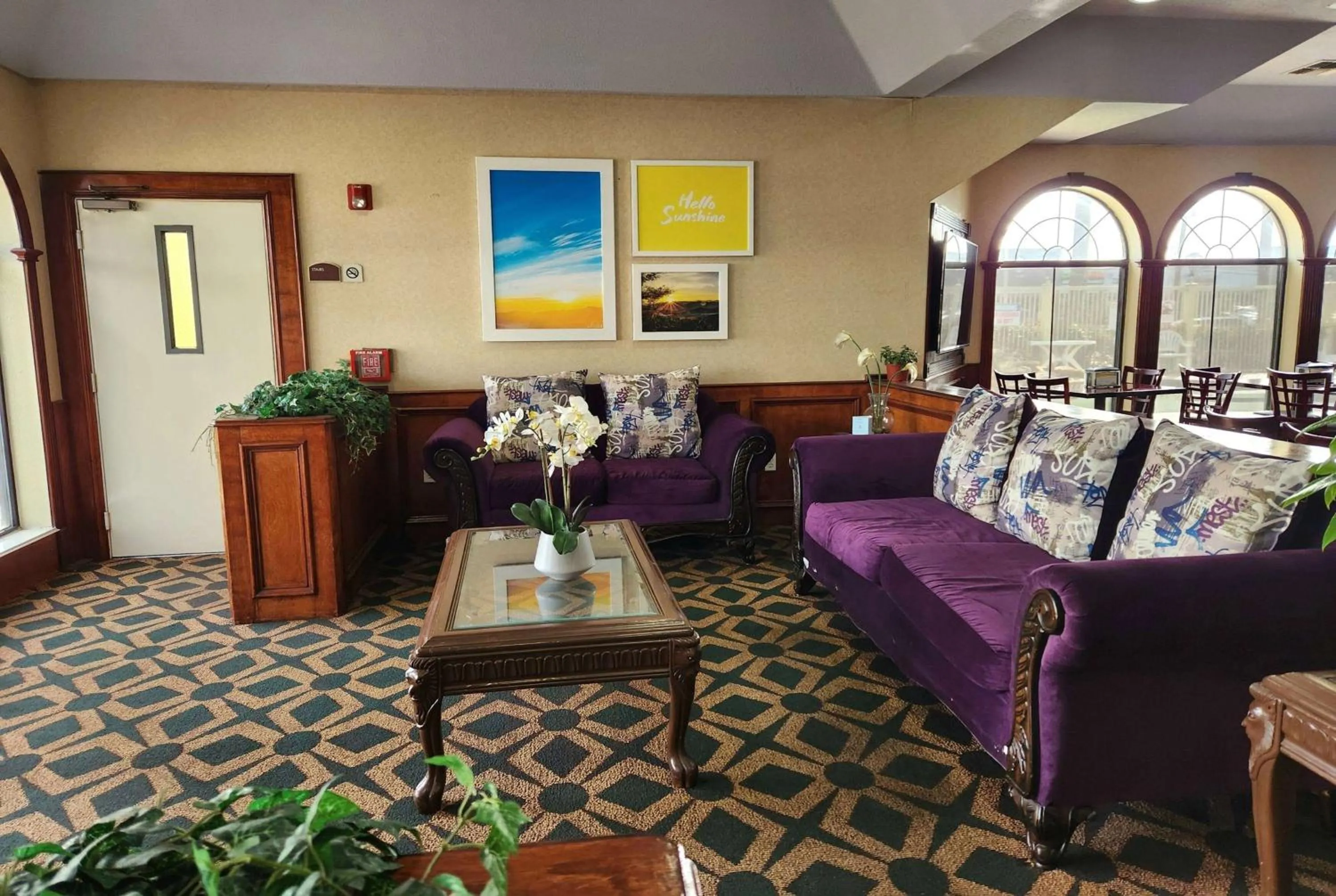 Lobby or reception in Days Inn & Suites by Wyndham Pasadena