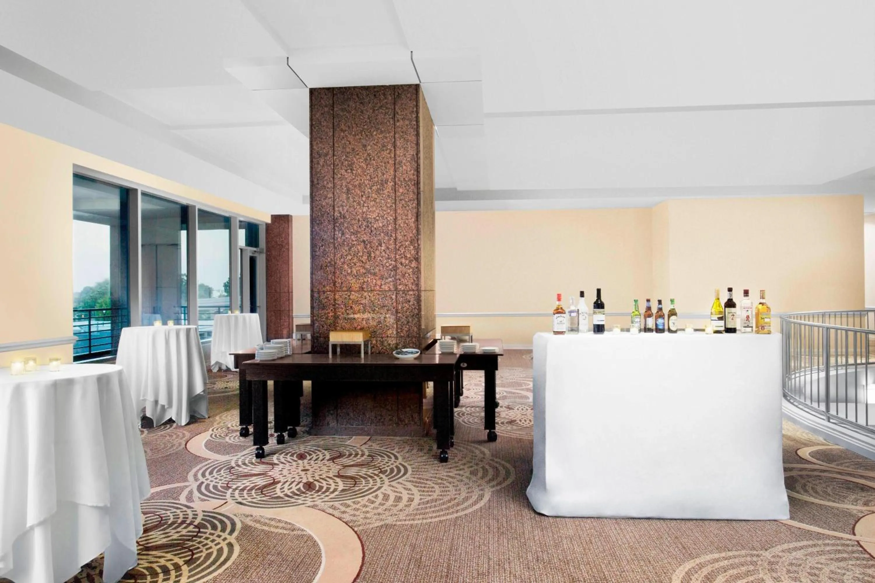 Lobby or reception in Sheraton Raleigh Hotel