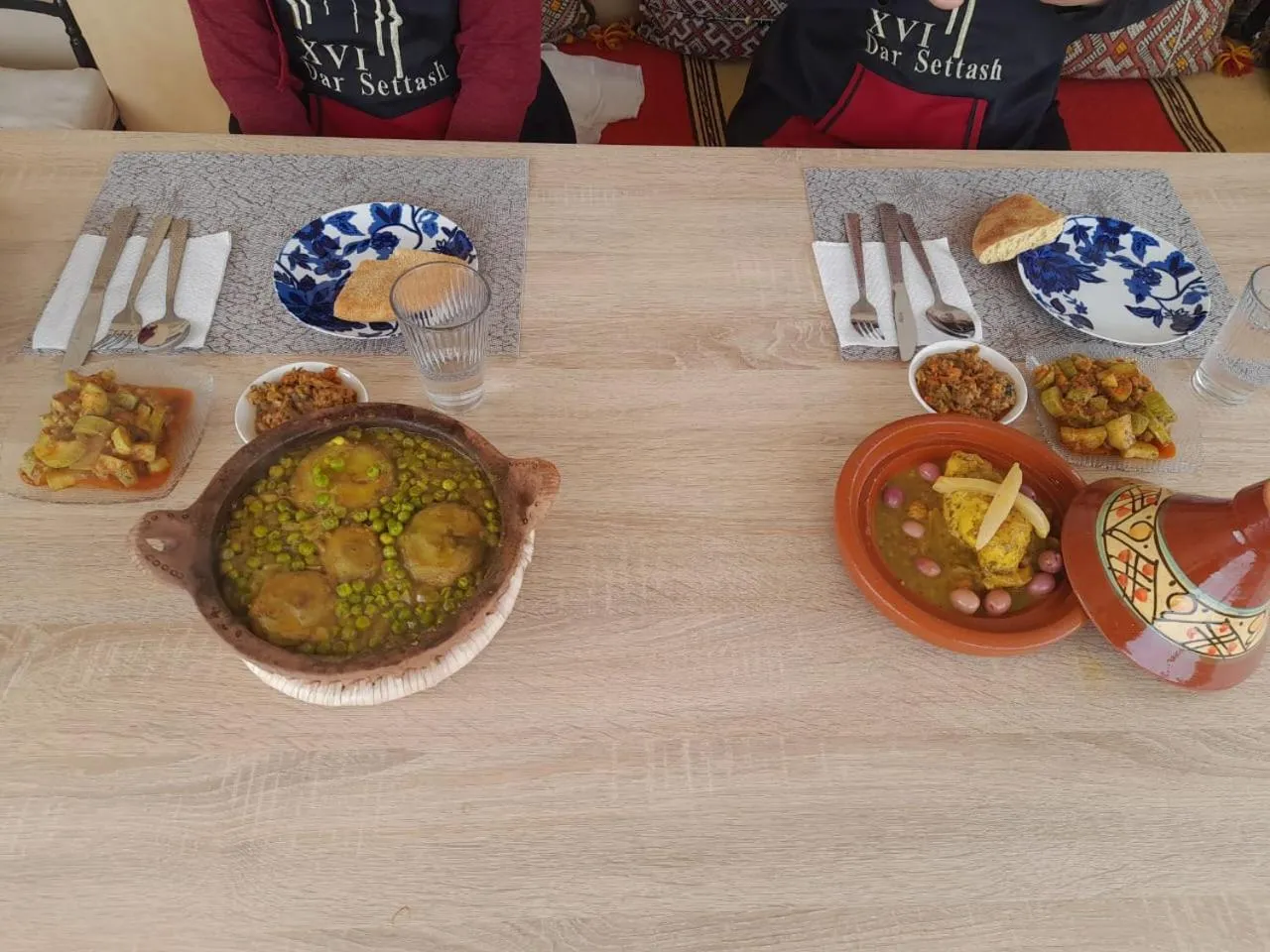 Restaurant/places to eat in Dar Settash