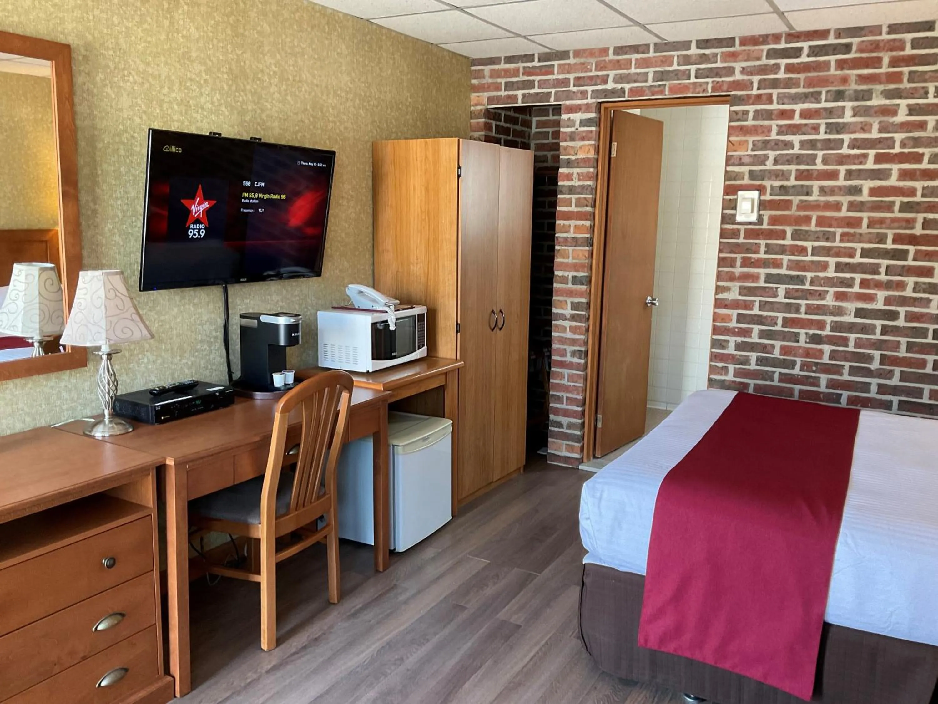 Bed in Motel & Hotel La Paysanne