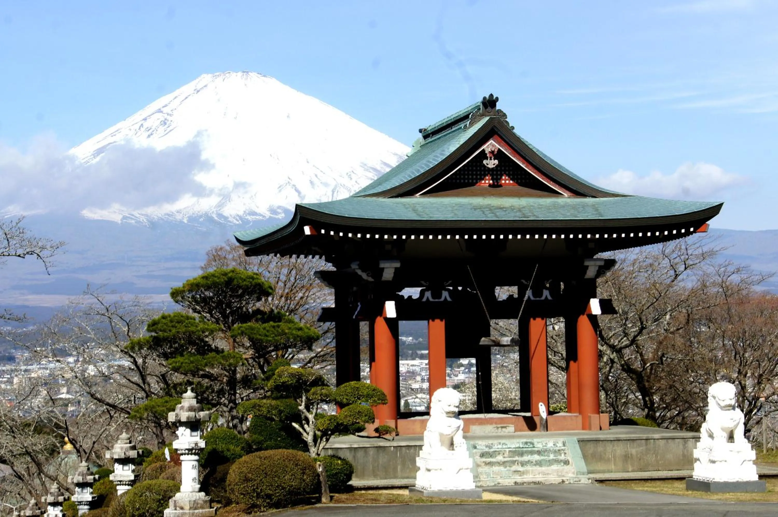 Mountain view in Mt Fuji View Villa Fujino Kirameki Fuji Gotemba