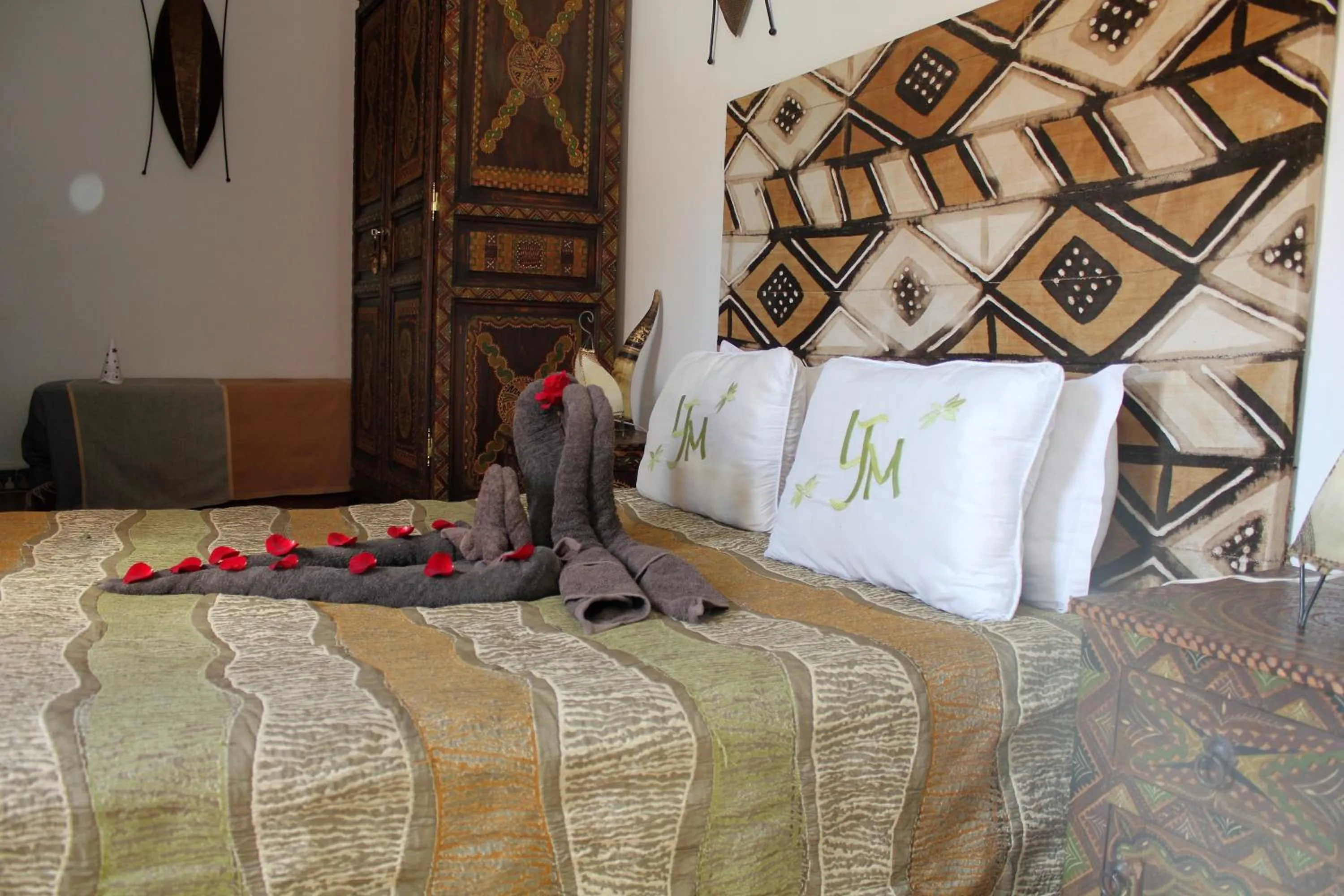 Bedroom, Bed in Les Jardins Mandaline