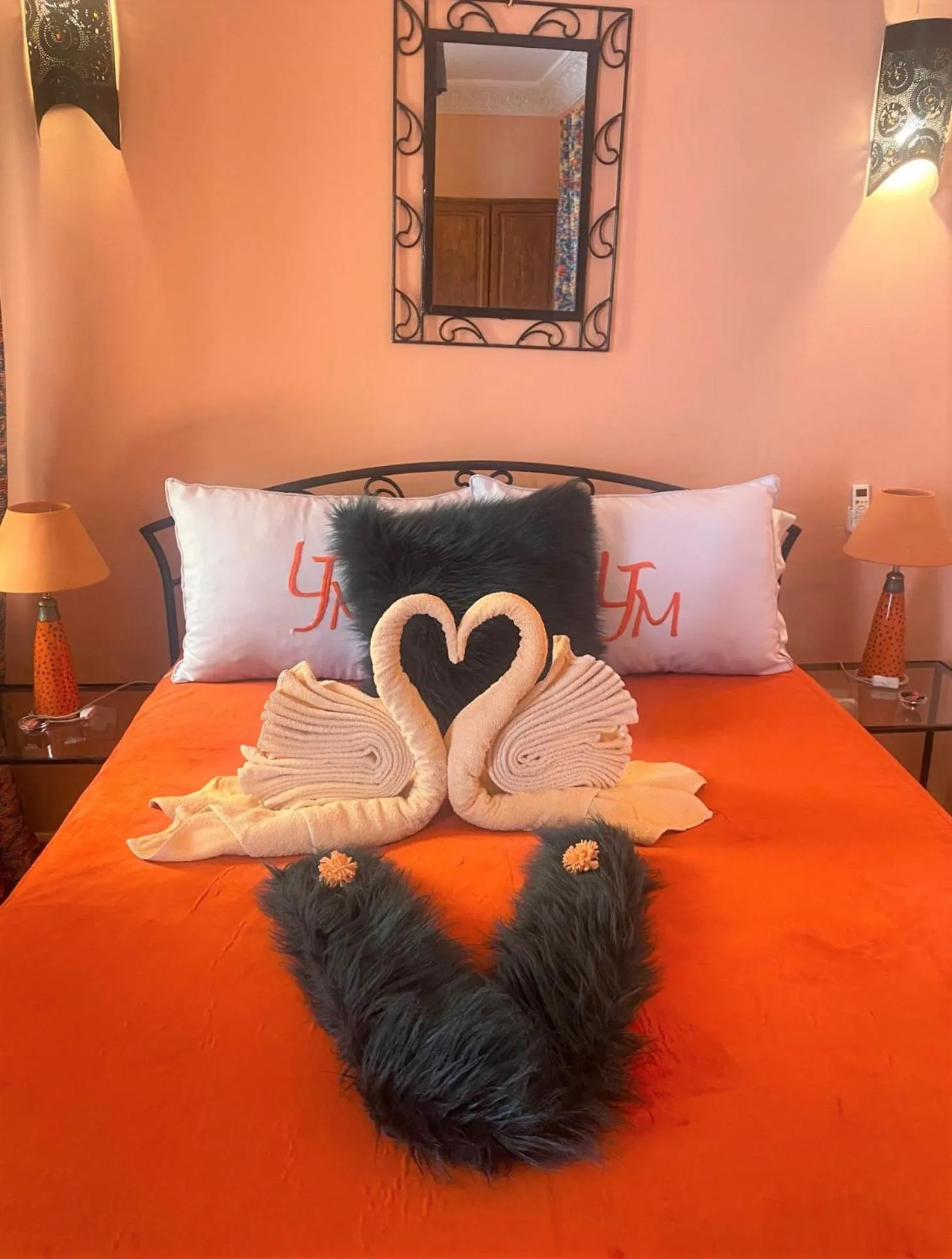 Bed in Les Jardins Mandaline