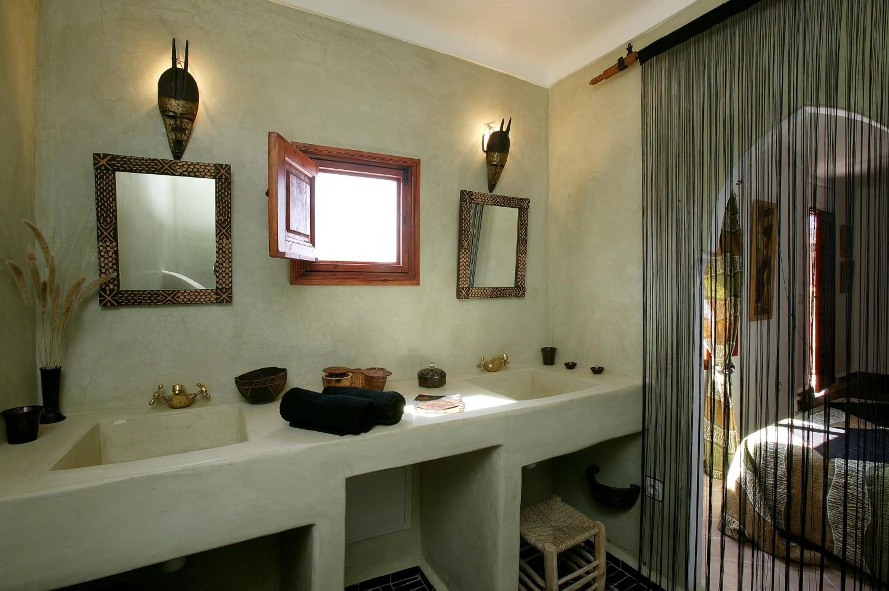 Bathroom in Les Jardins Mandaline