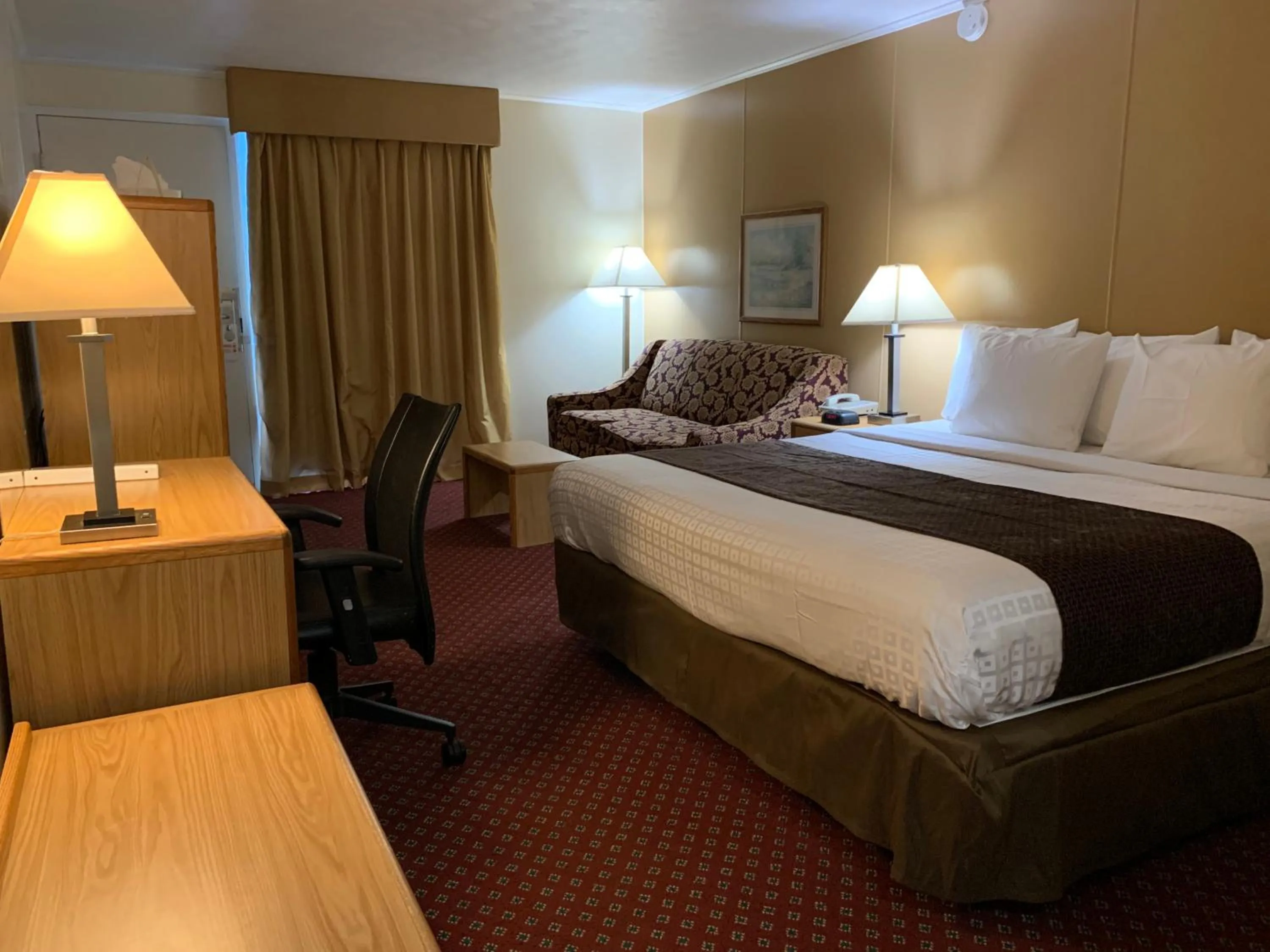 Bed in Red Carpet Inn & Suites Ebensburg