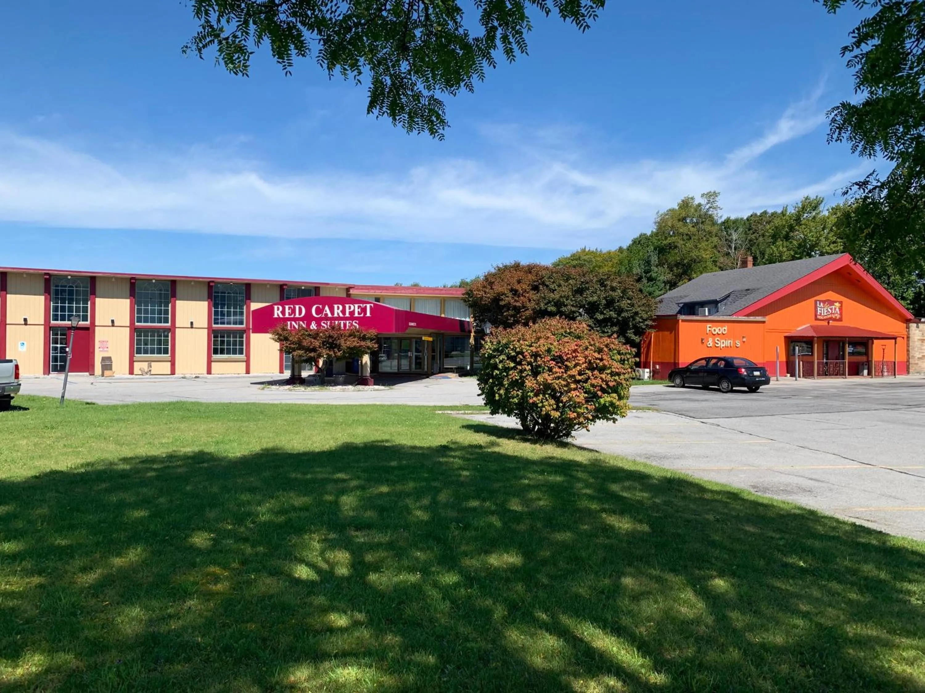 Property building in Red Carpet Inn & Suites Ebensburg