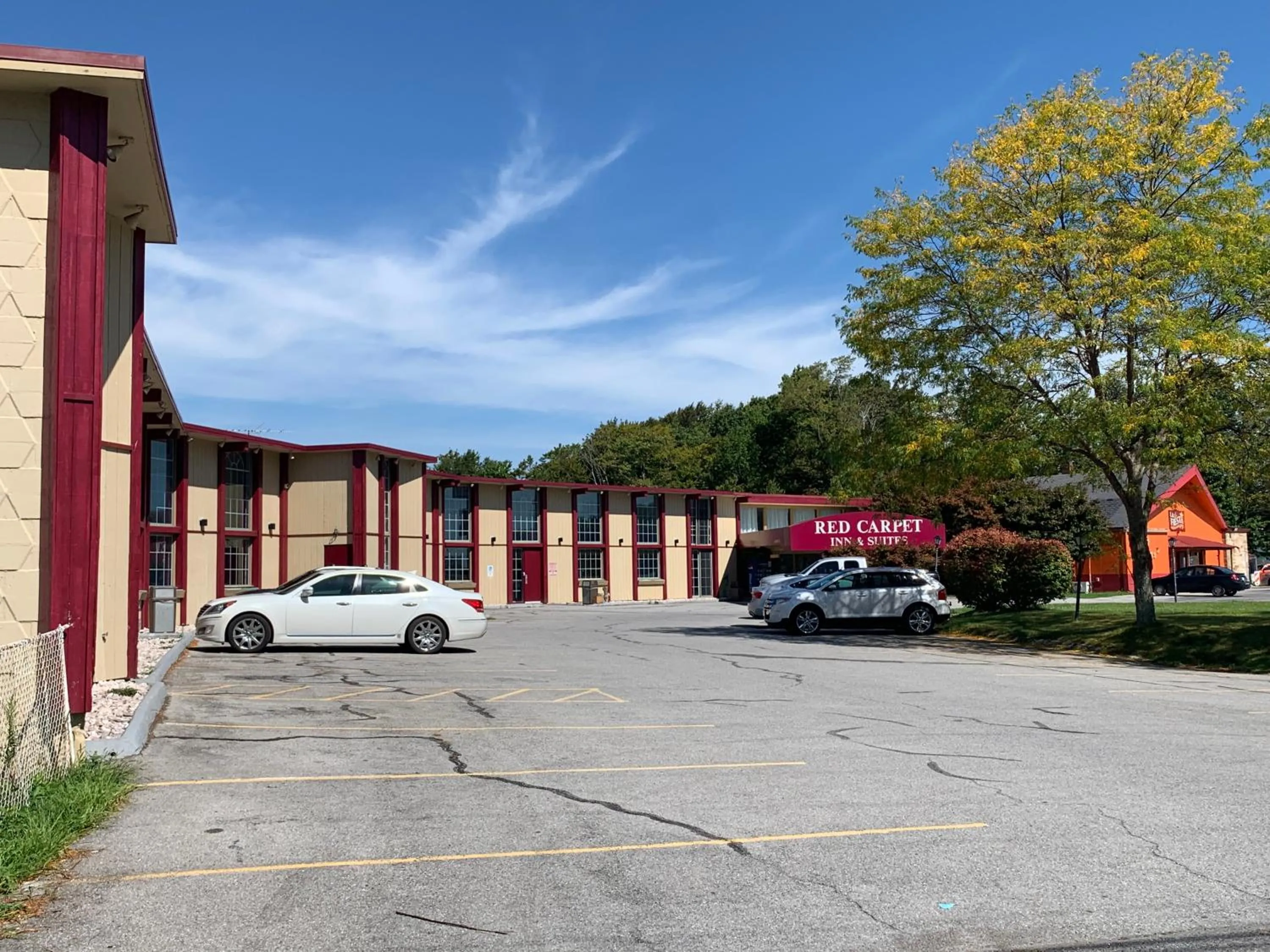 Property building in Red Carpet Inn & Suites Ebensburg