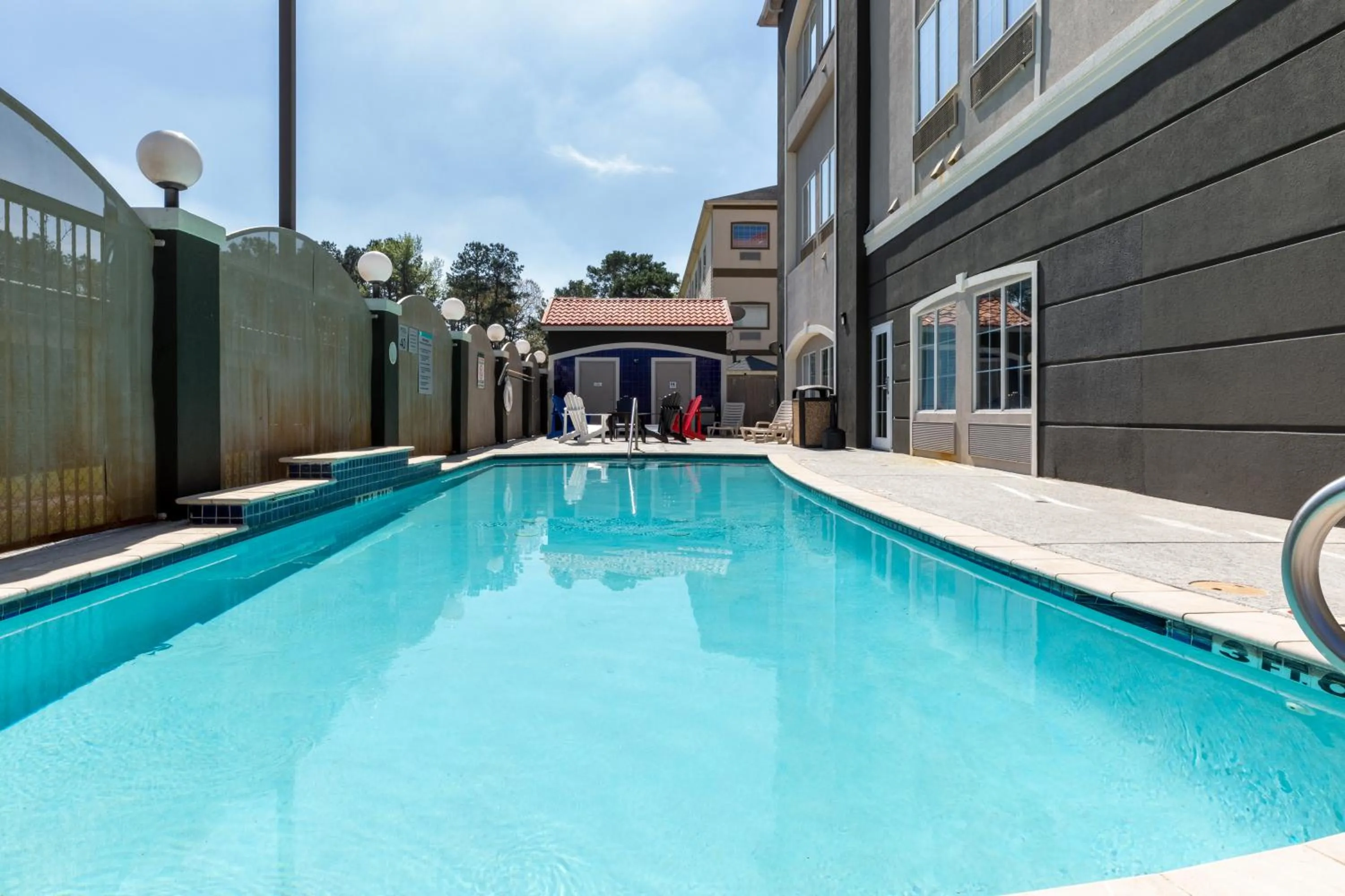 Swimming pool in La Quinta by Wyndham Houston New Caney