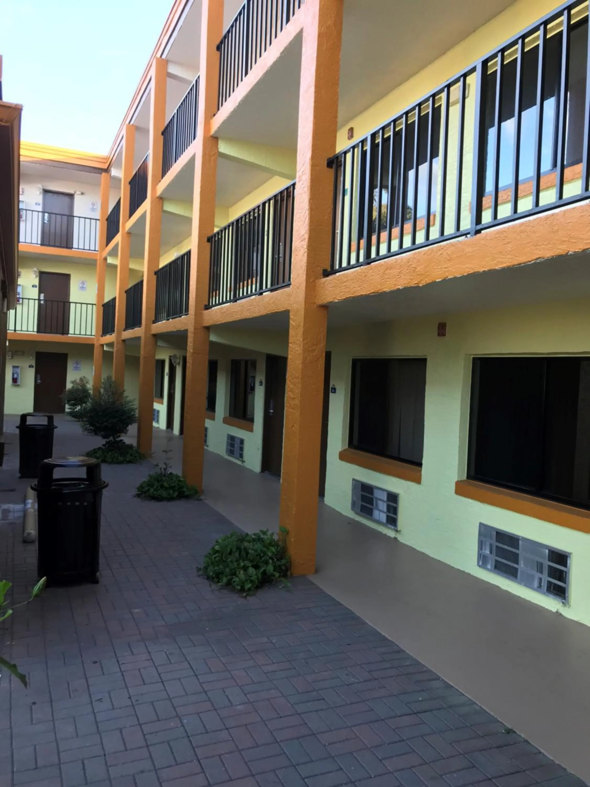 Property building in Days Inn by Wyndham N Orlando/Casselberry