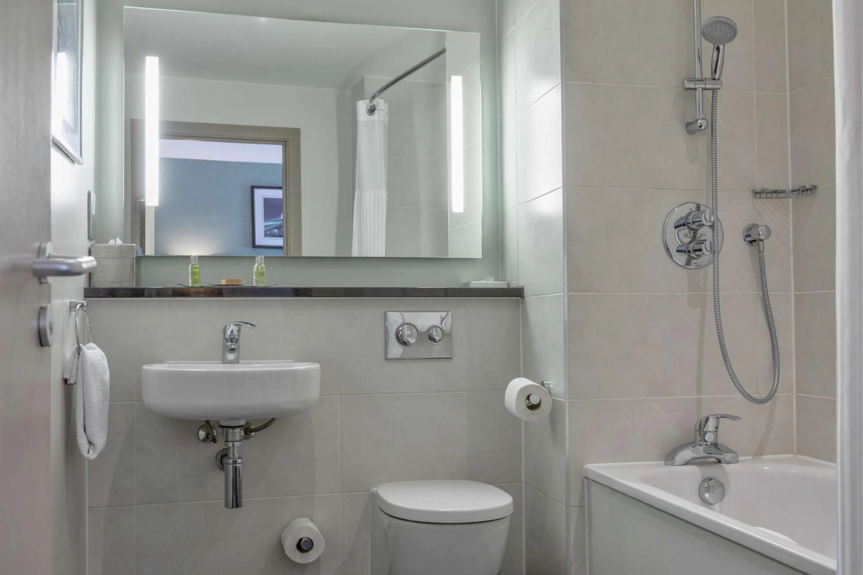Bathroom in DoubleTree by Hilton London Angel Kings Cross
