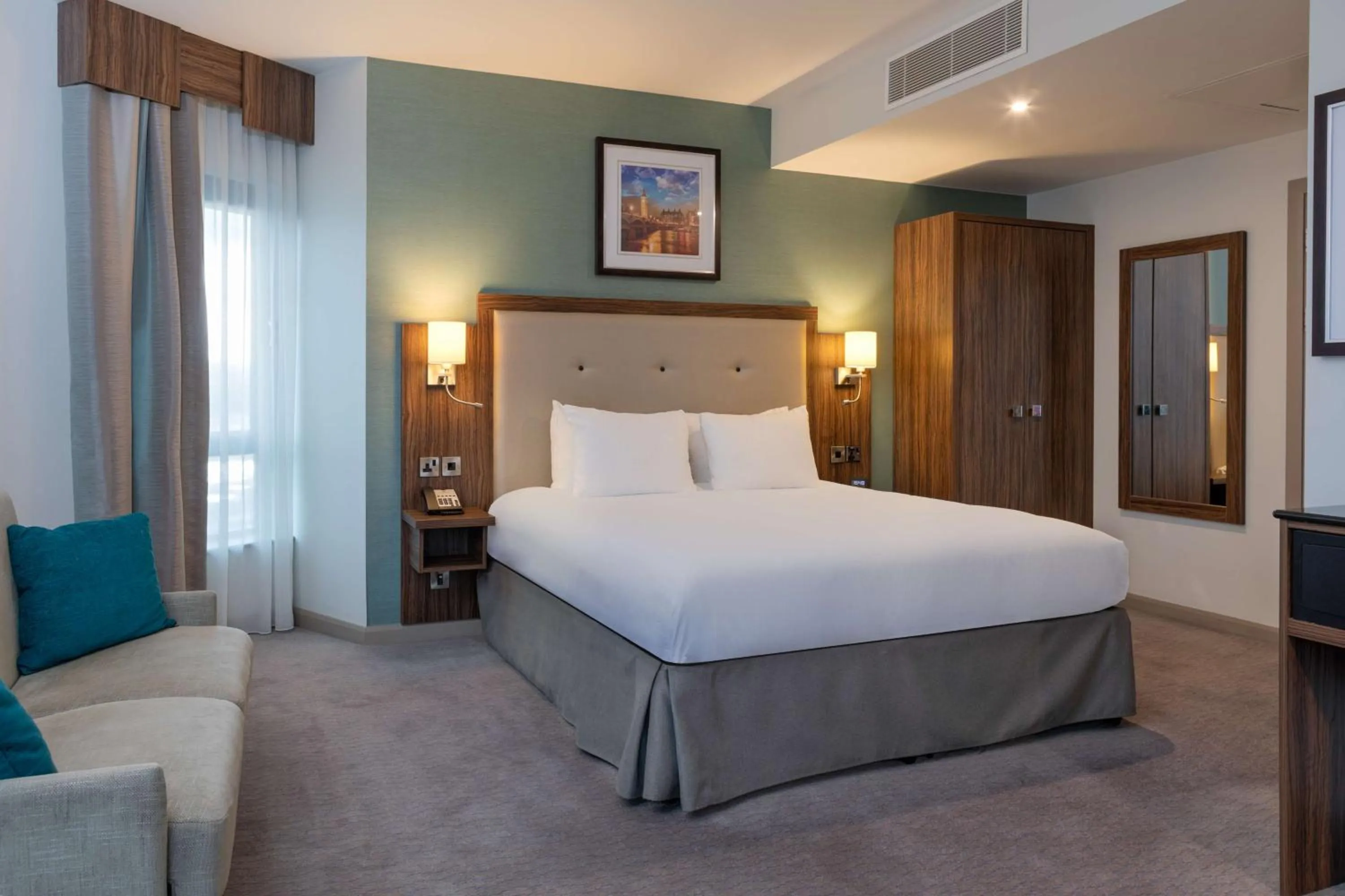 Bed in DoubleTree by Hilton London Angel Kings Cross