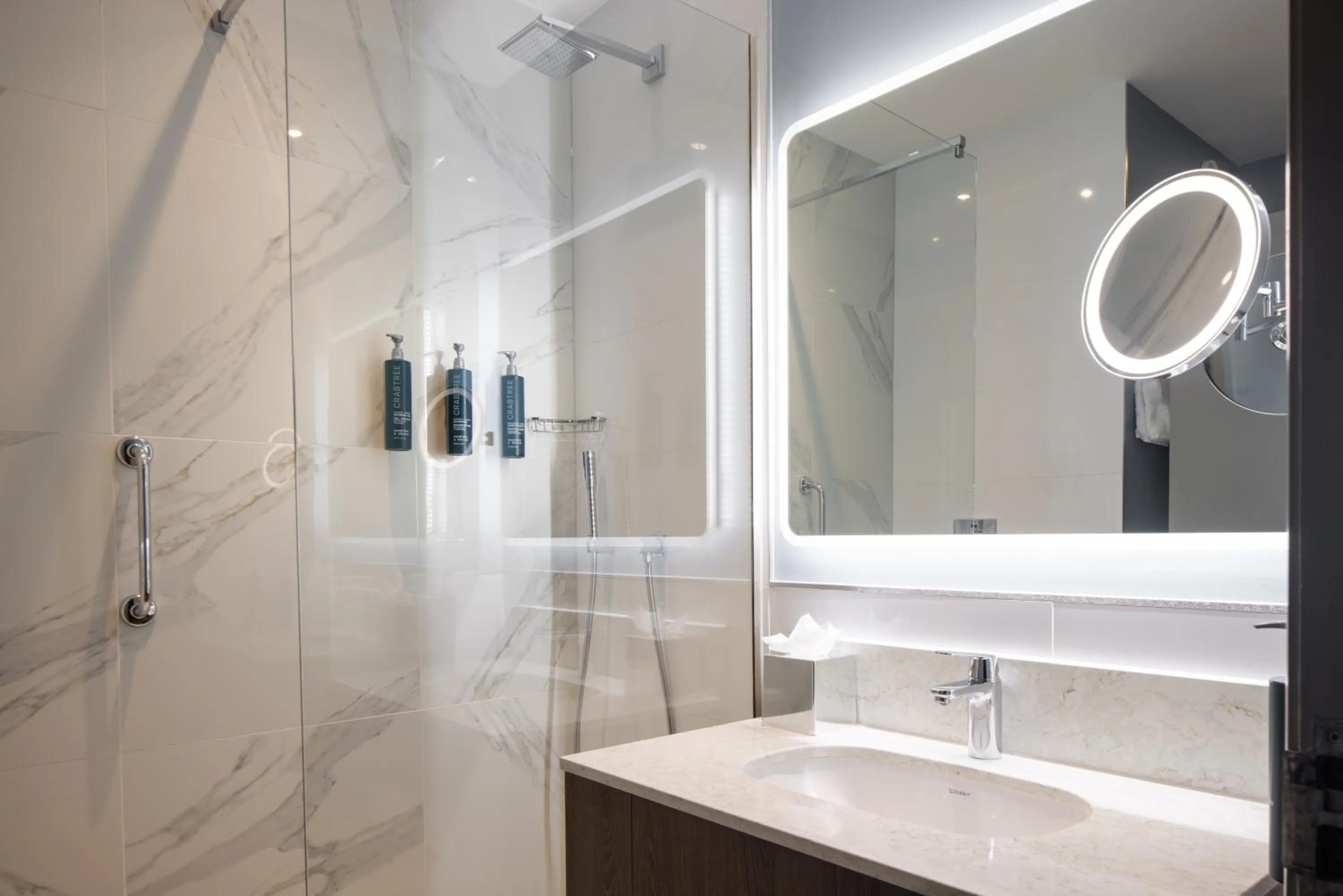 Shower in DoubleTree by Hilton London Angel Kings Cross