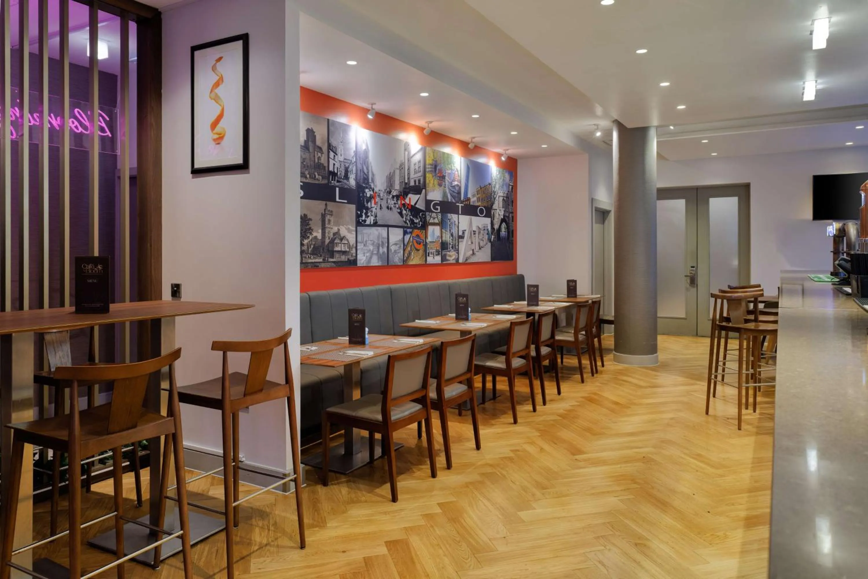 Restaurant/places to eat in DoubleTree by Hilton London Angel Kings Cross