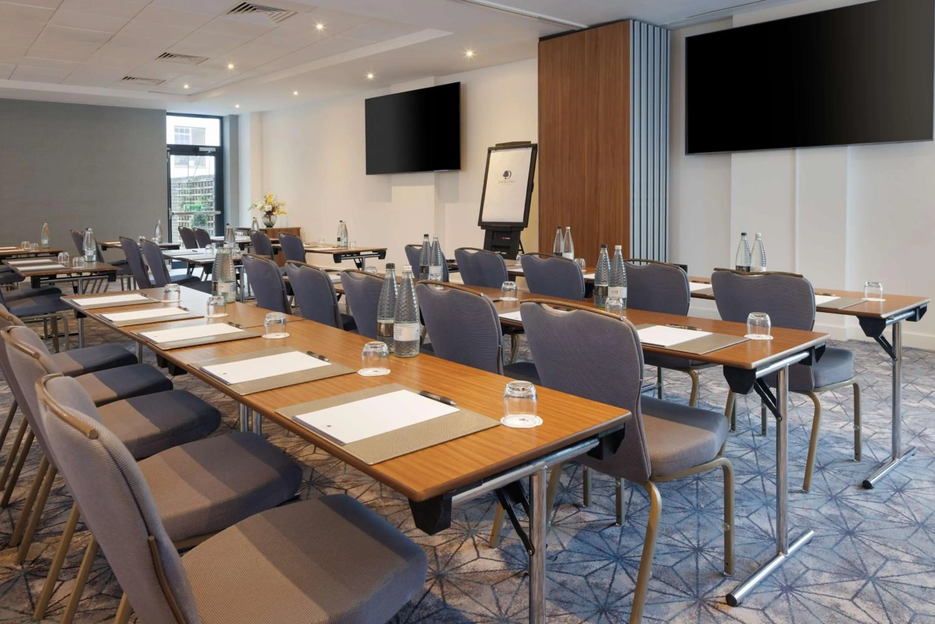 Meeting/conference room in DoubleTree by Hilton London Angel Kings Cross