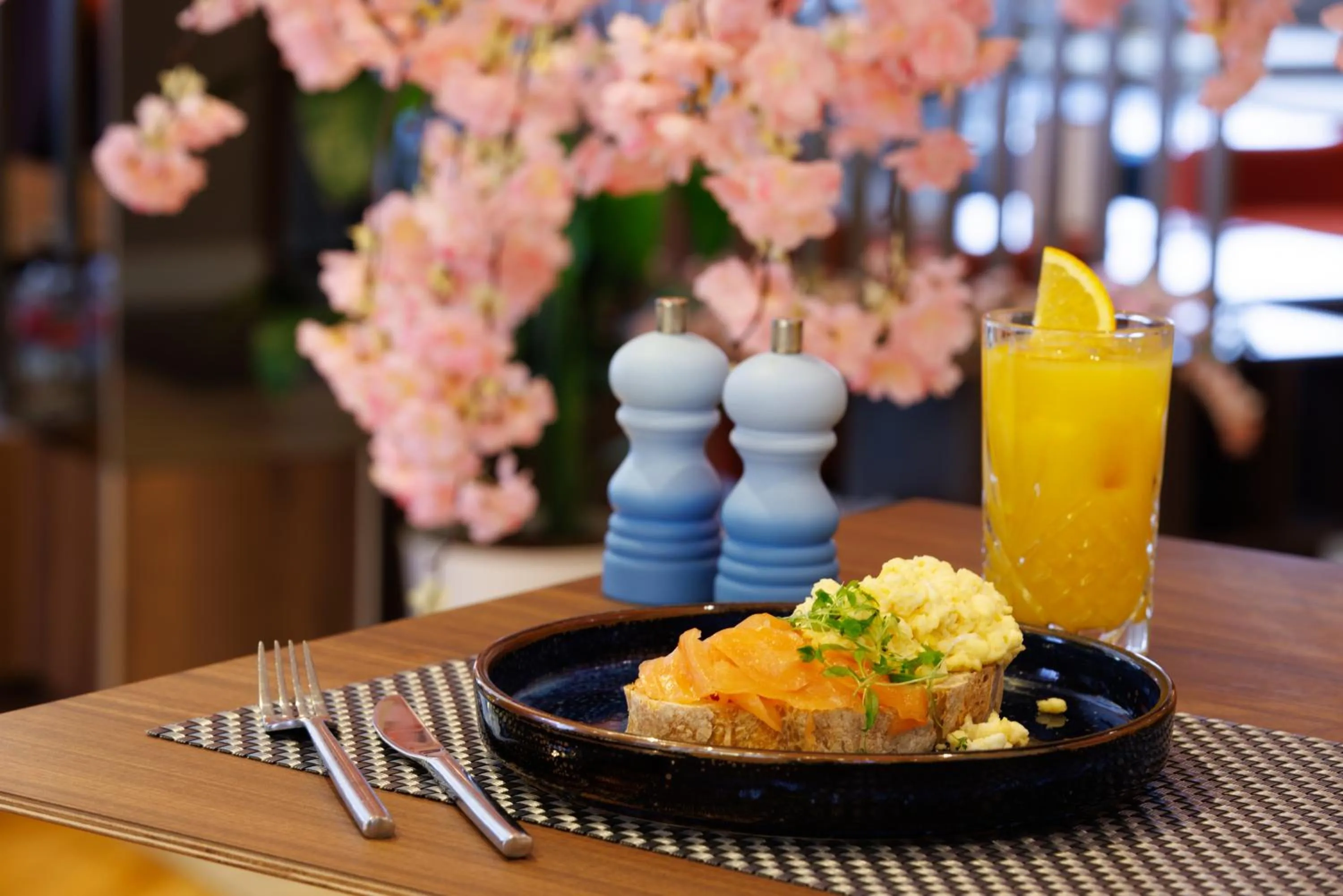 Food and drinks in DoubleTree by Hilton London Angel Kings Cross