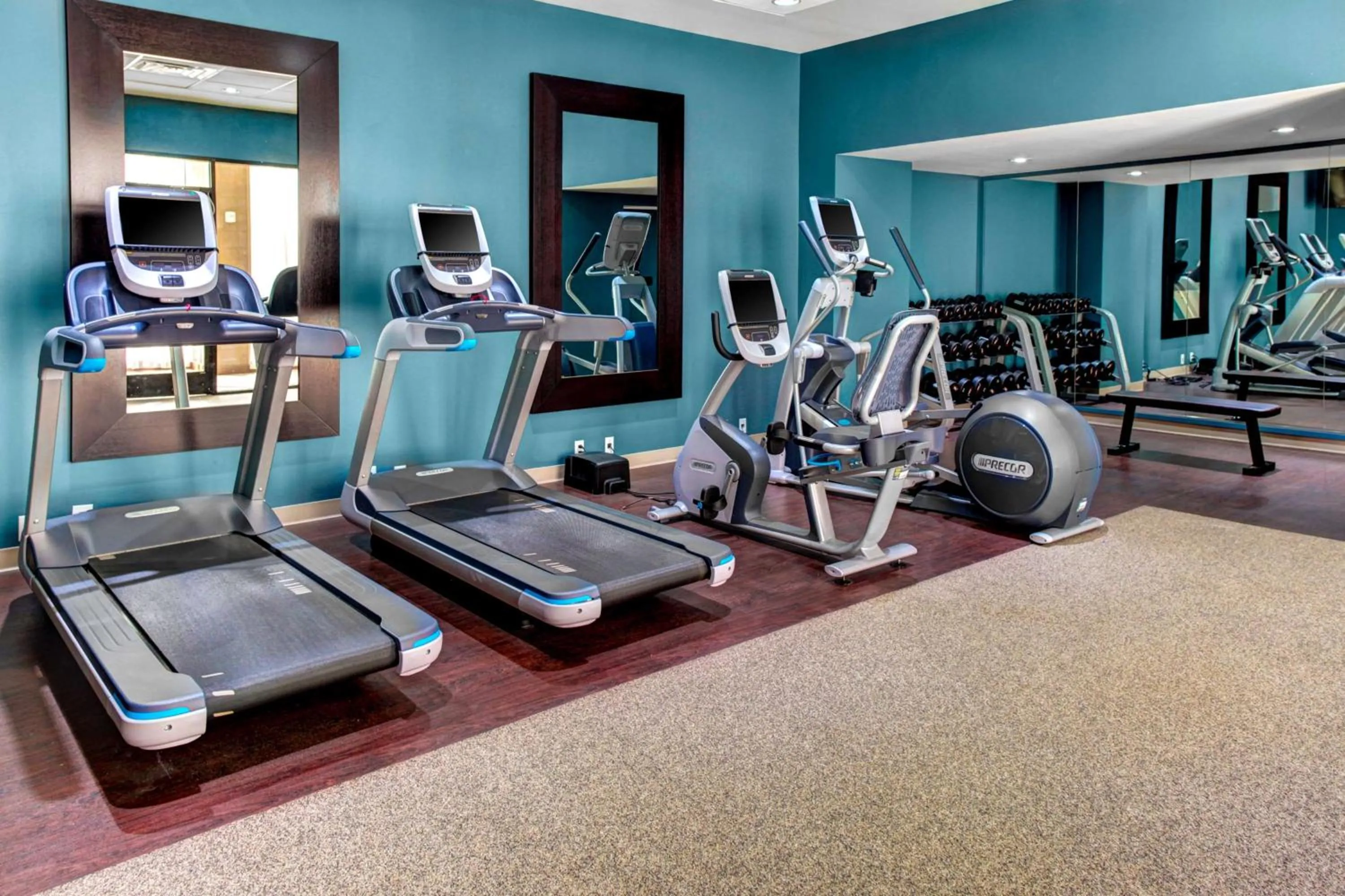 Fitness centre/facilities in Doubletree by Hilton Arlington DFW South