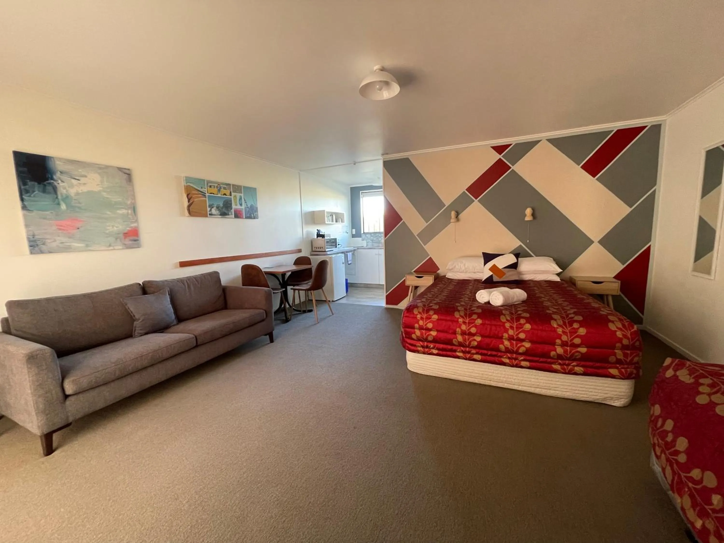 Photo of the whole room in Alpine View Motel