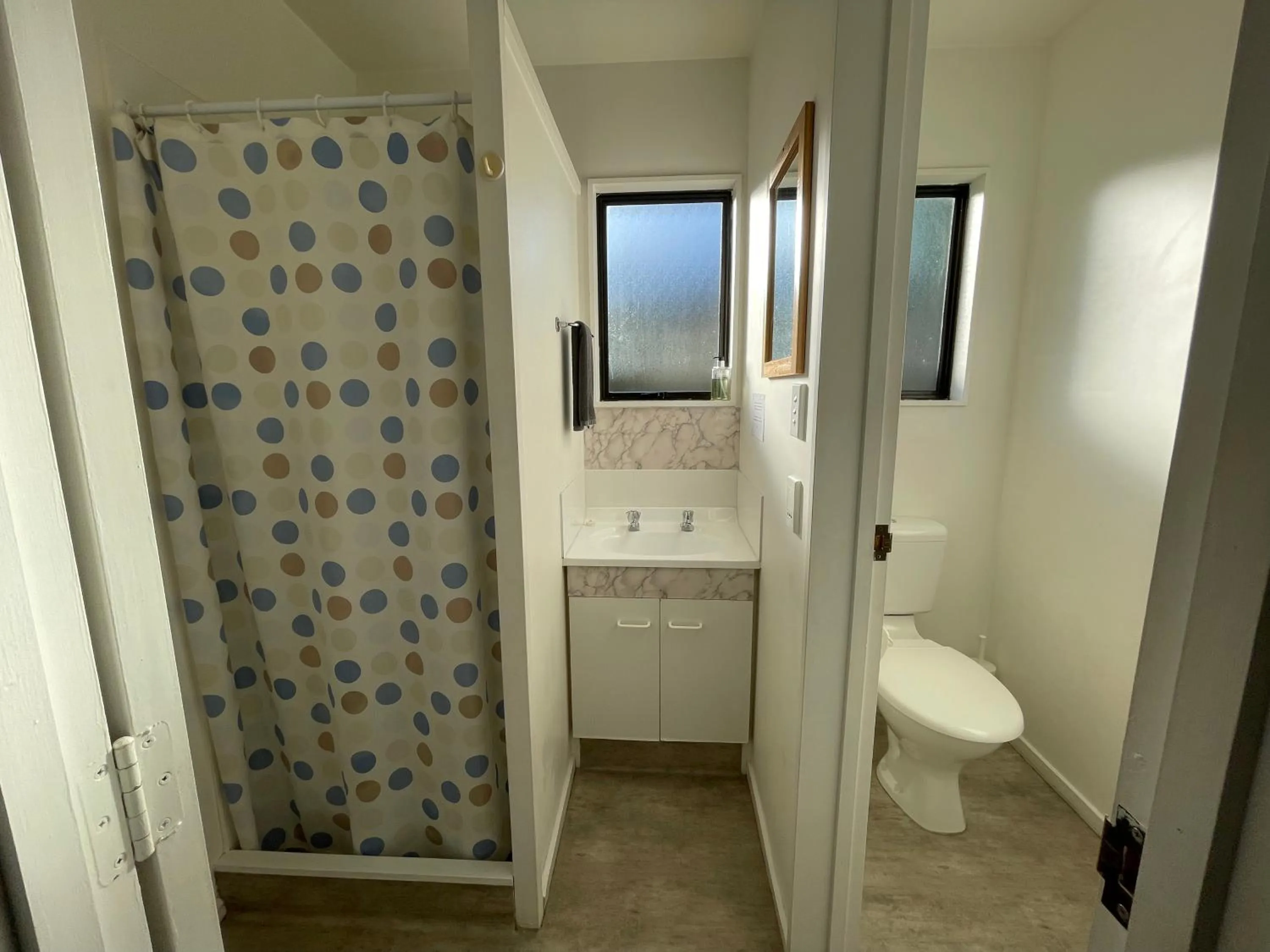 Bathroom in Alpine View Motel