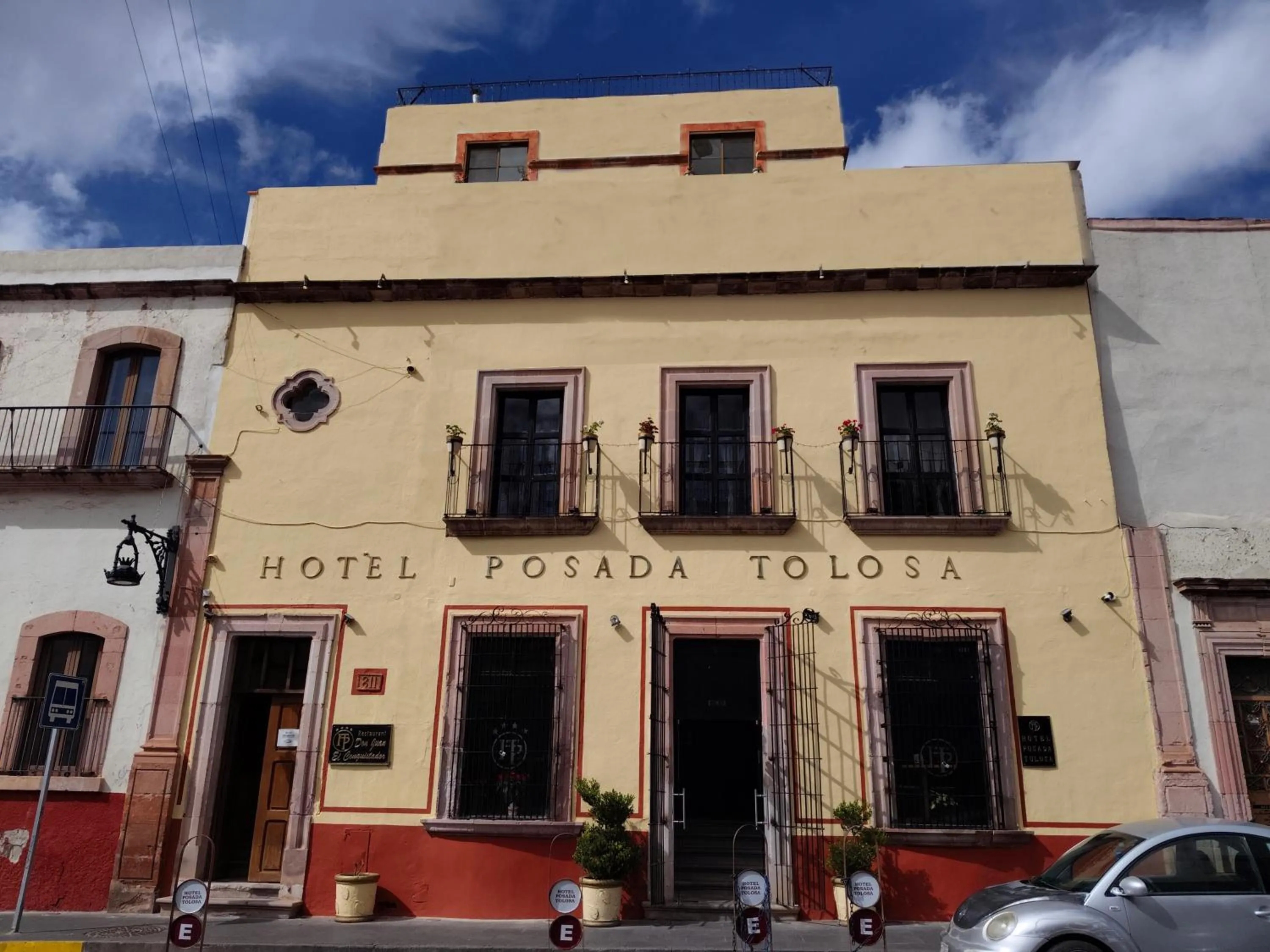 Property building in Posada Tolosa