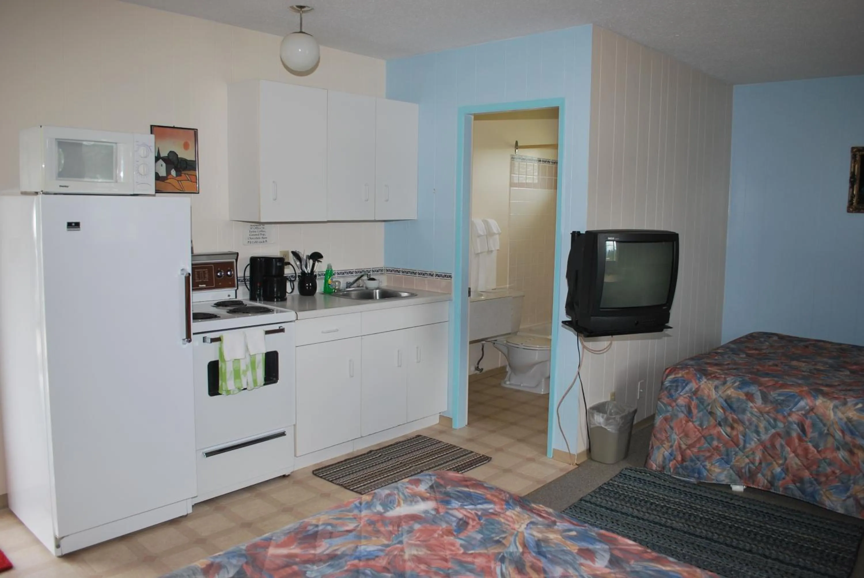 Bathroom in Sunset Motel