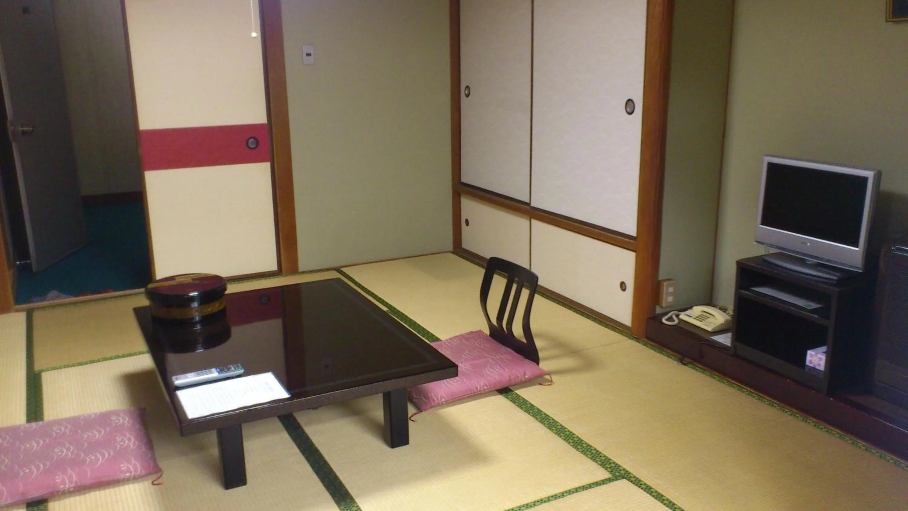 Photo of the whole room in Daibutsukan