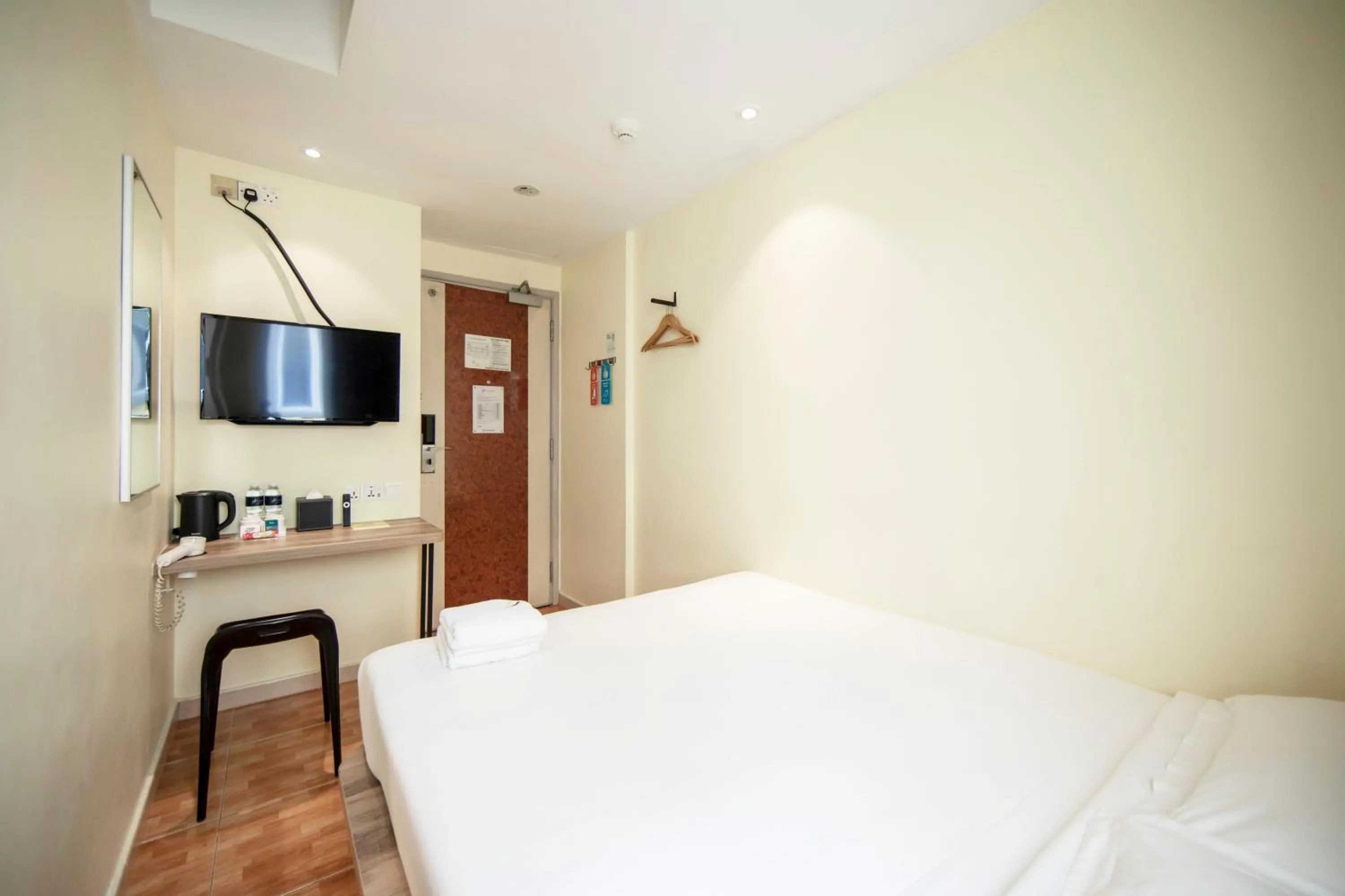 TV and multimedia, Bed in Fragrance Hotel - Balestier