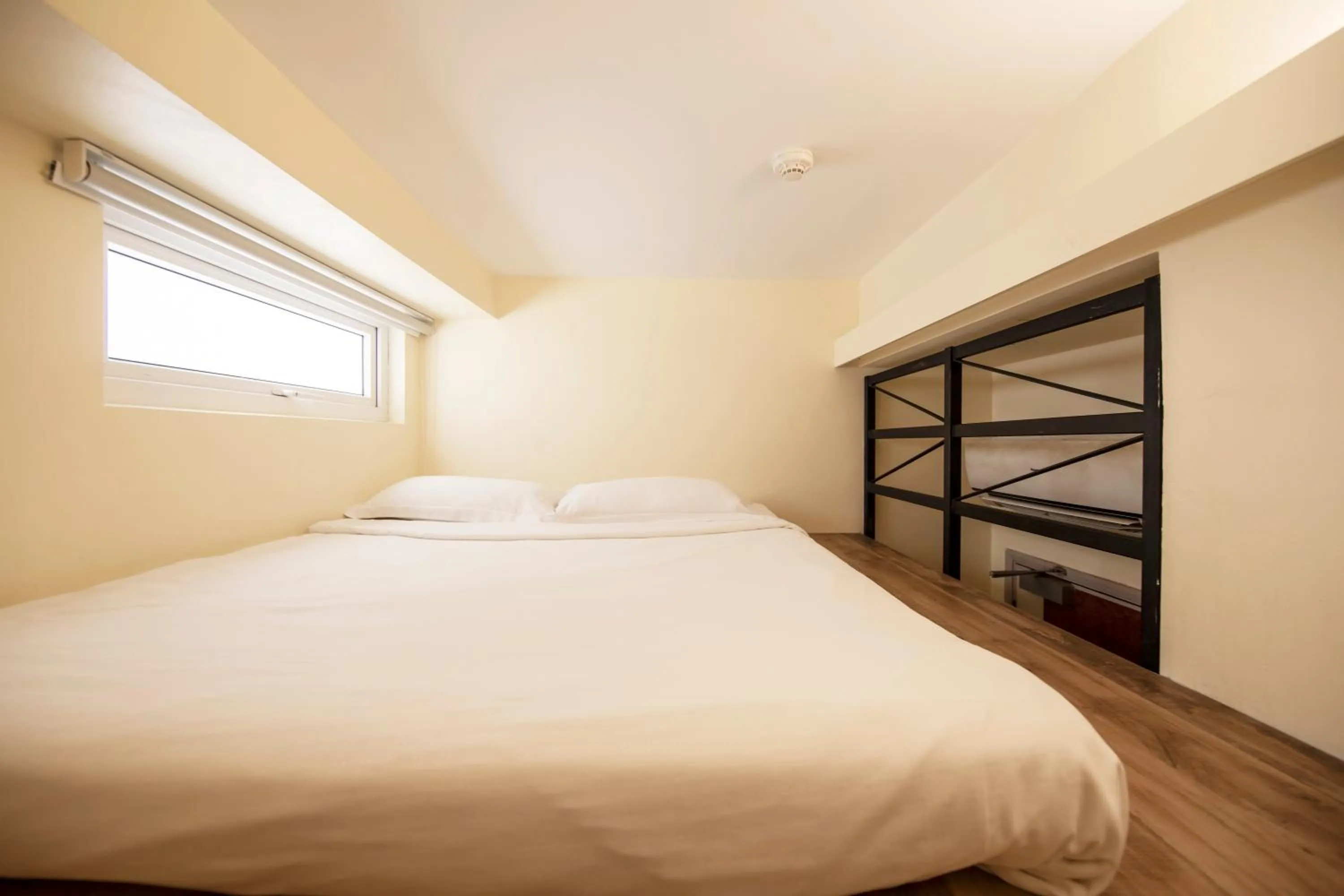 Bed in Fragrance Hotel - Balestier