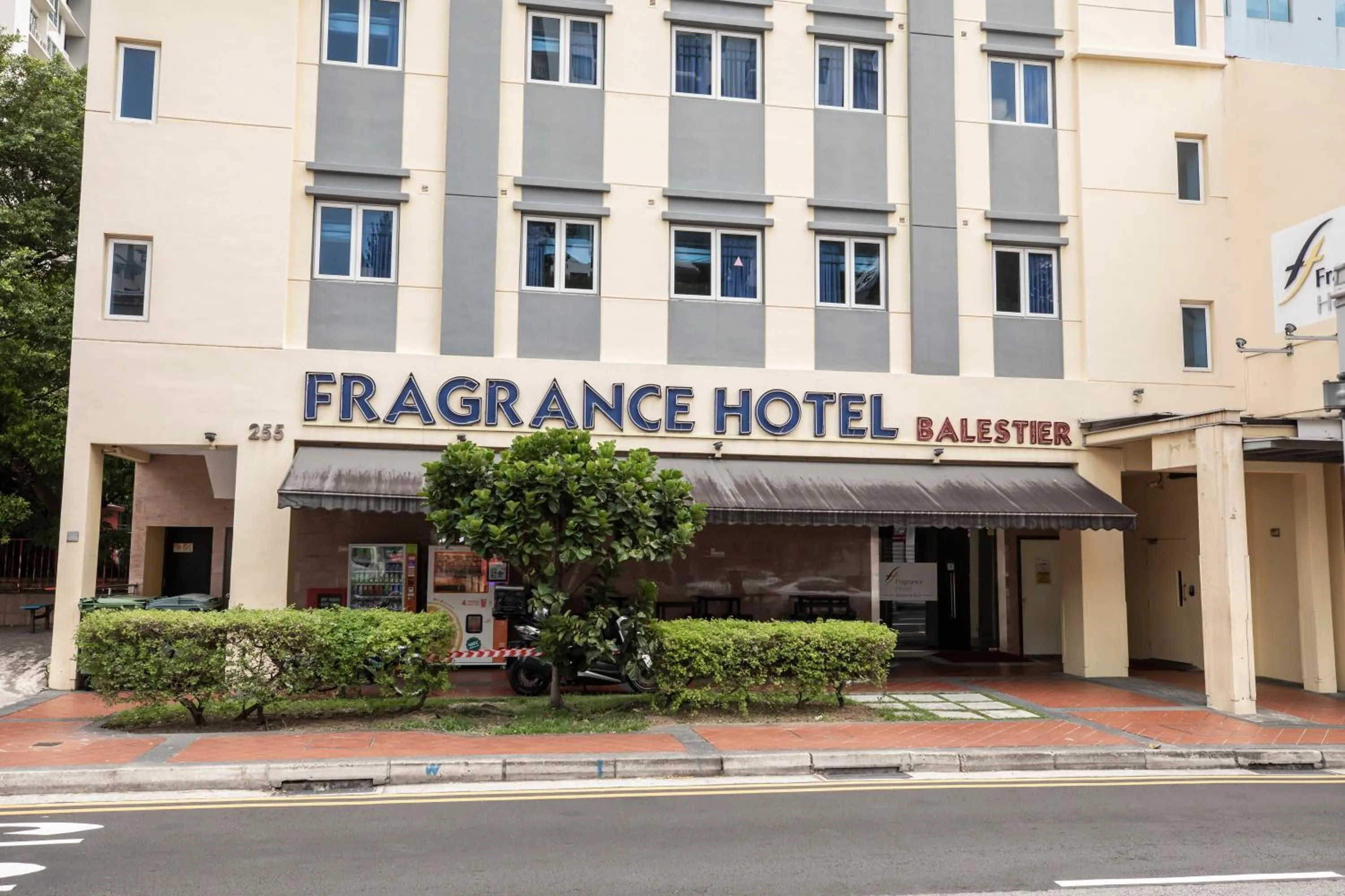 Property building in Fragrance Hotel - Balestier