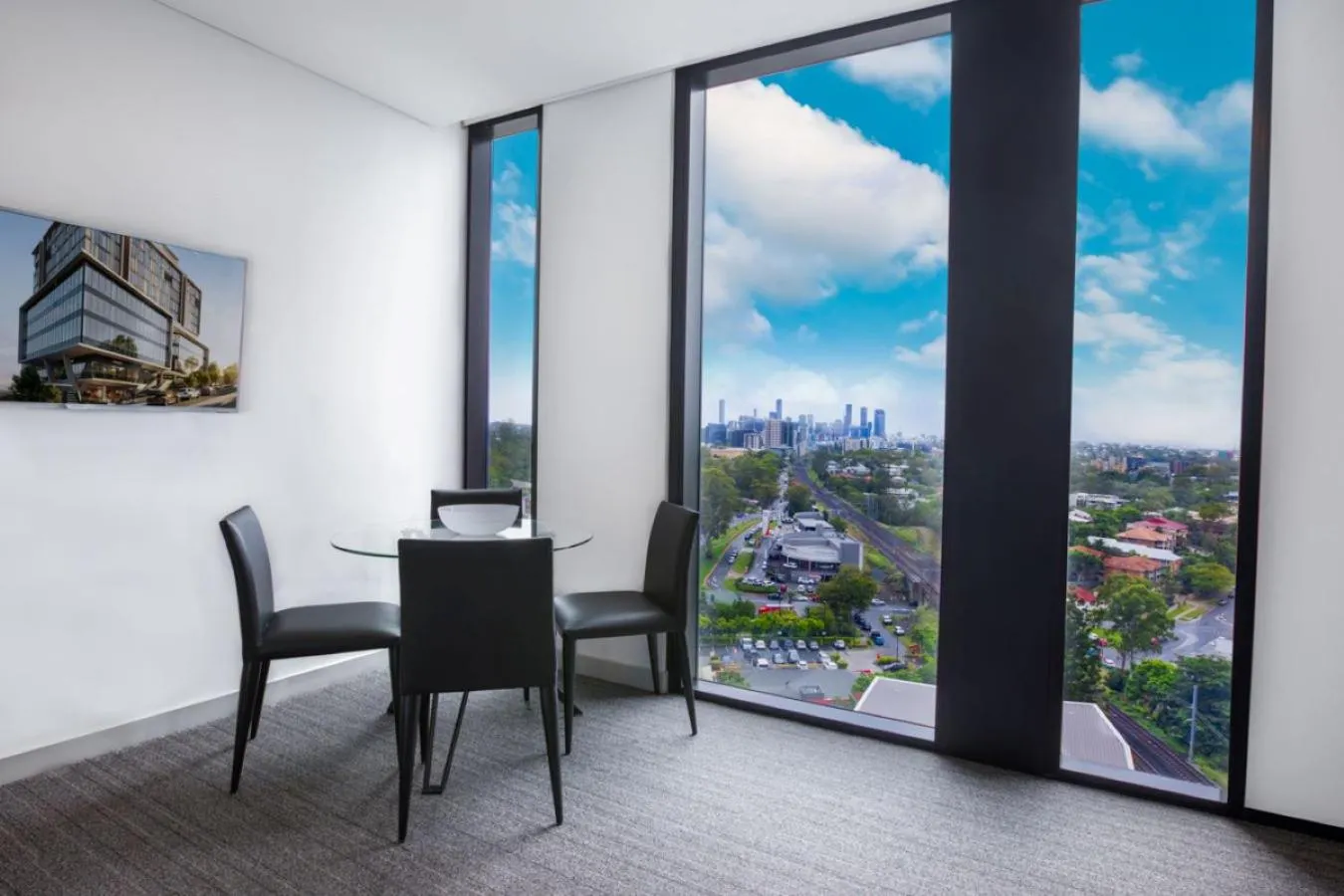 Dining area in Essence Suites Taringa