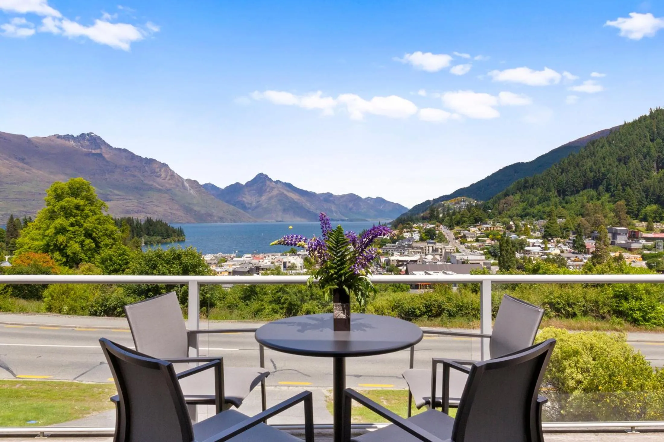 Balcony/Terrace in Queenstown House Bed & Breakfast and Apartments
