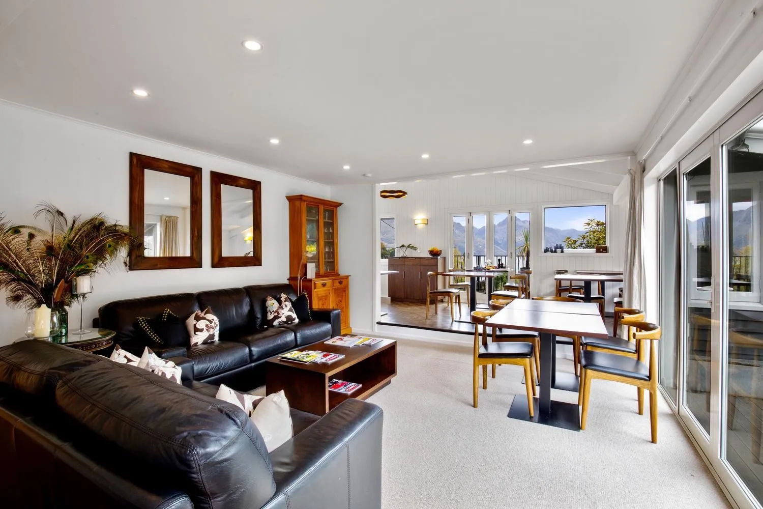 Living room in Queenstown House Bed & Breakfast and Apartments