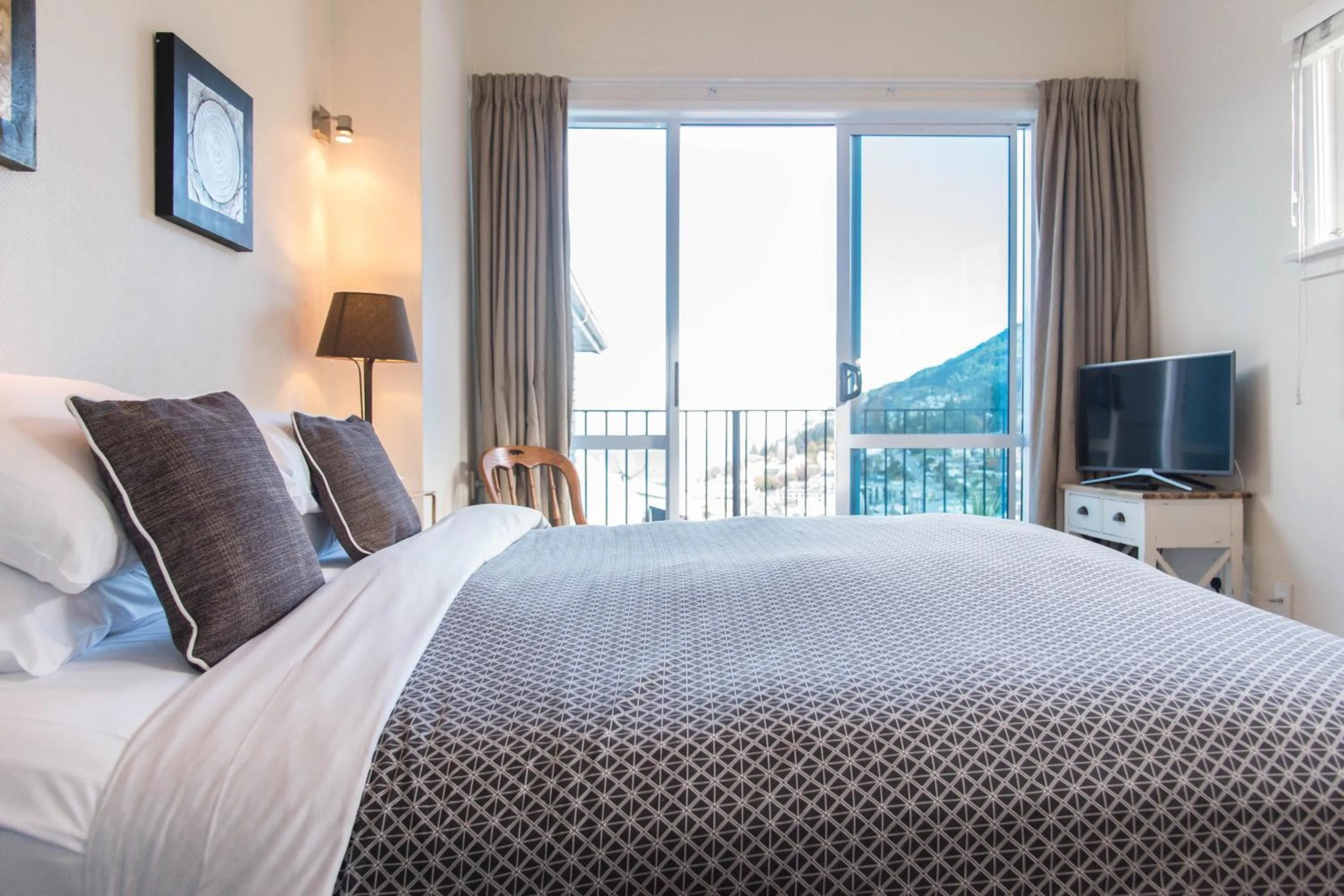 Bedroom, Bed in Queenstown House Bed & Breakfast and Apartments