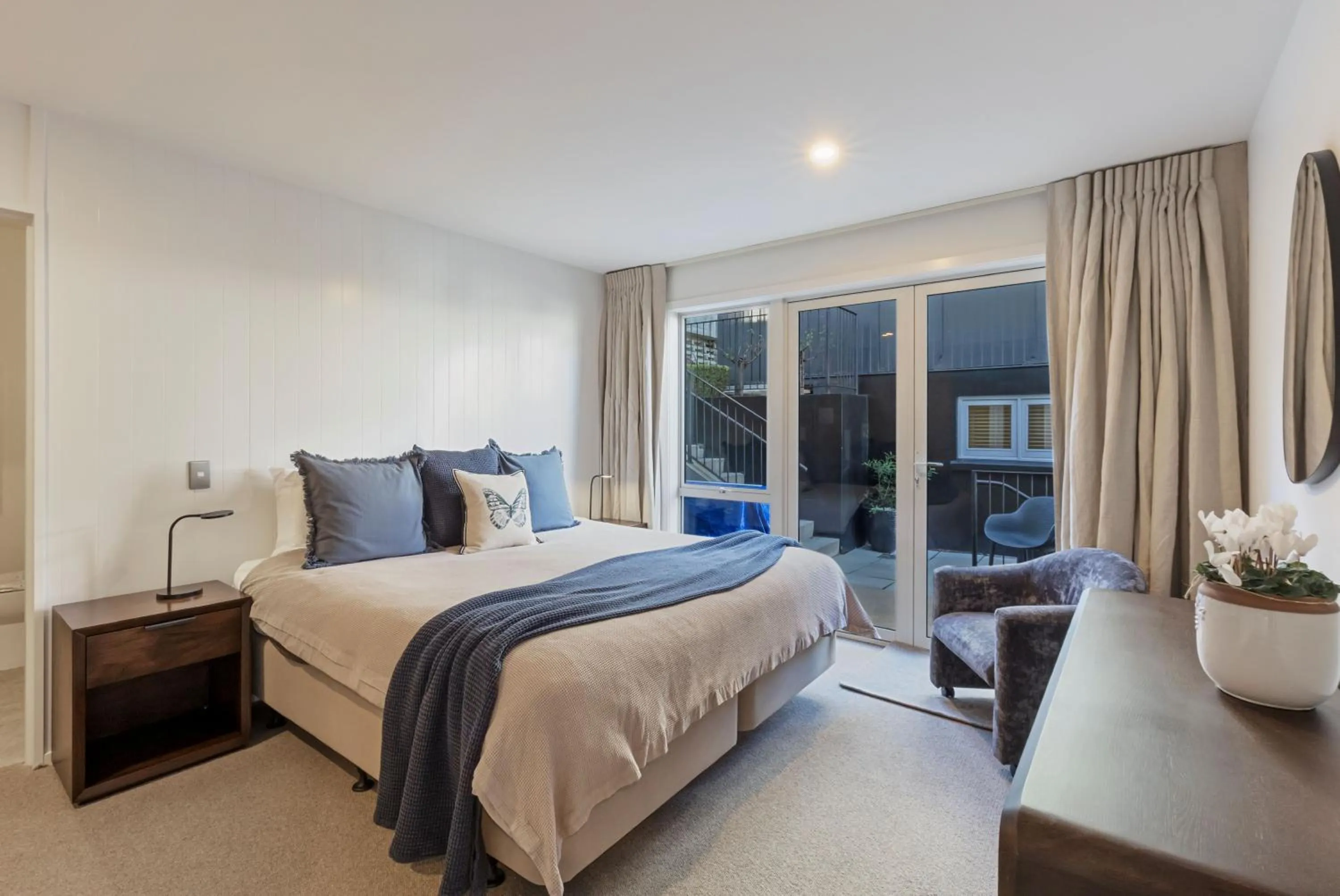 Bedroom, Bed in Queenstown House Bed & Breakfast and Apartments