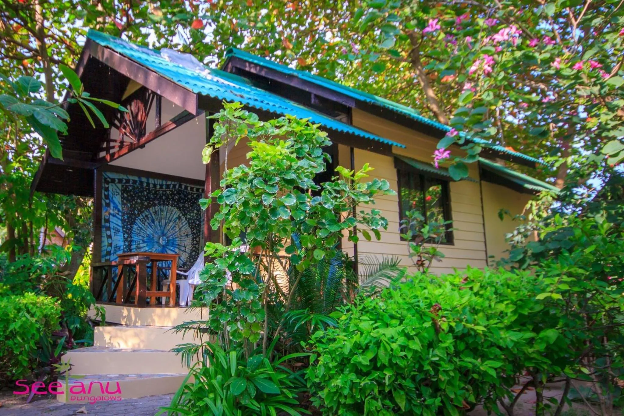 Bed in Seetanu Bungalows