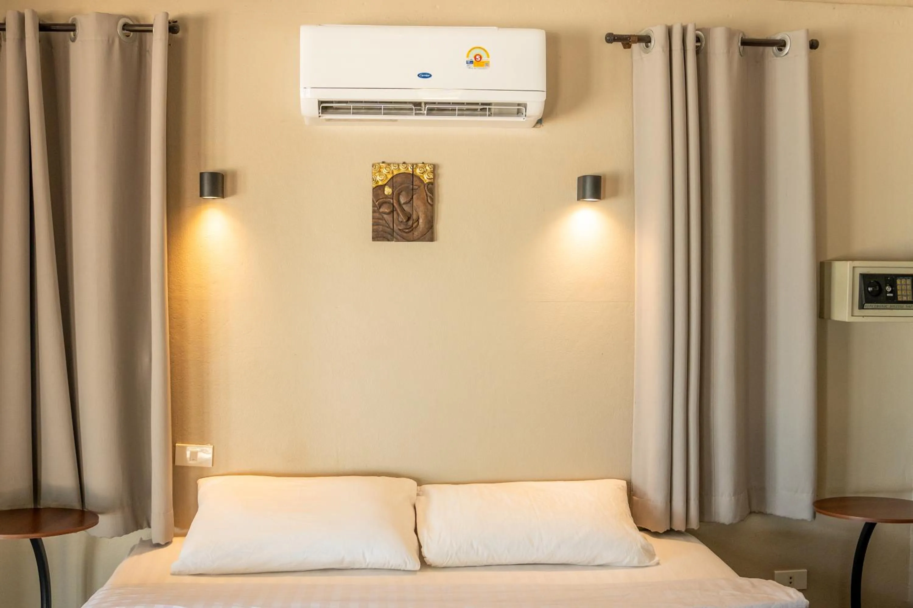 Bed in Seetanu Bungalows