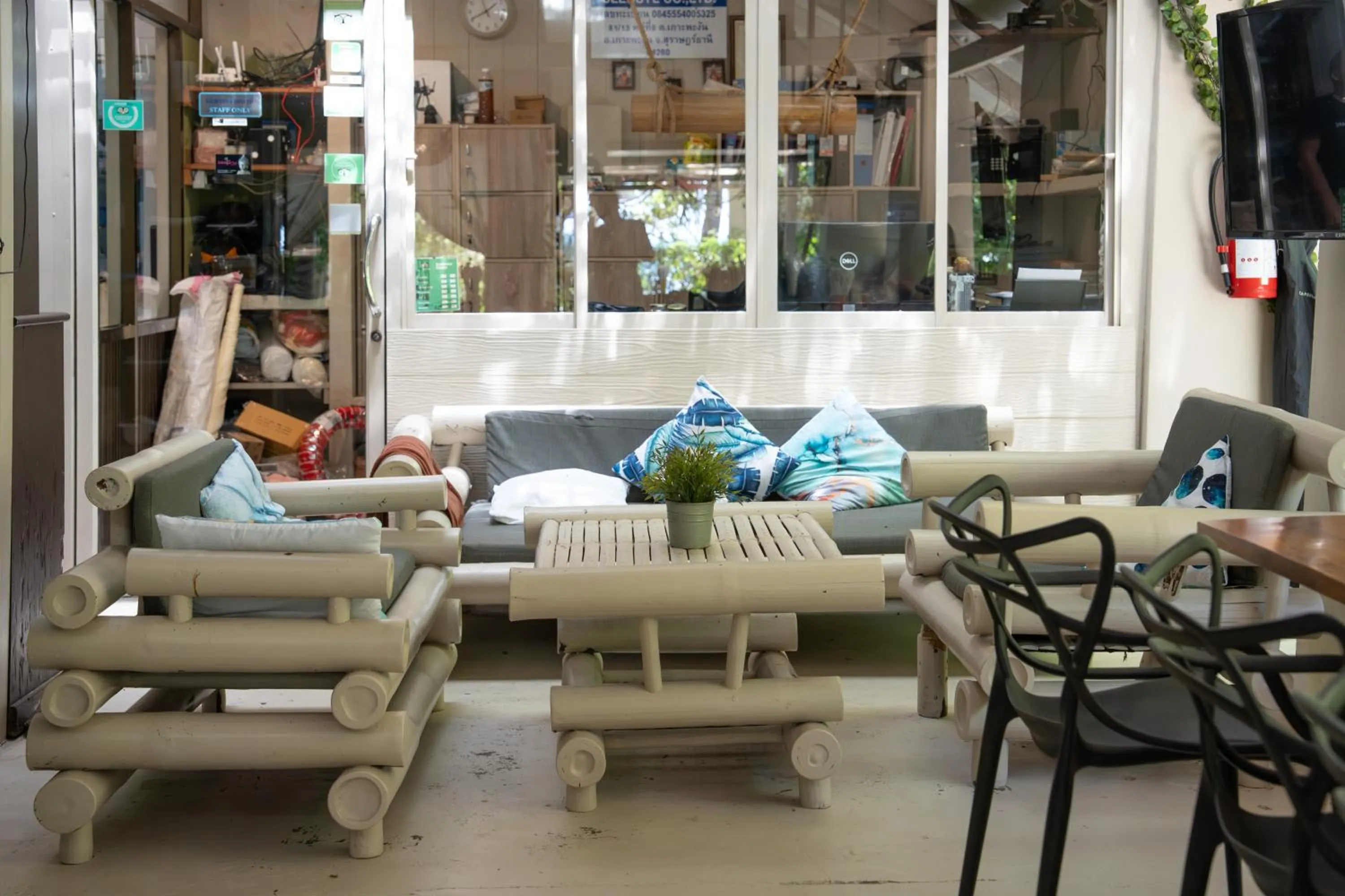 Restaurant/places to eat in Seetanu Bungalows