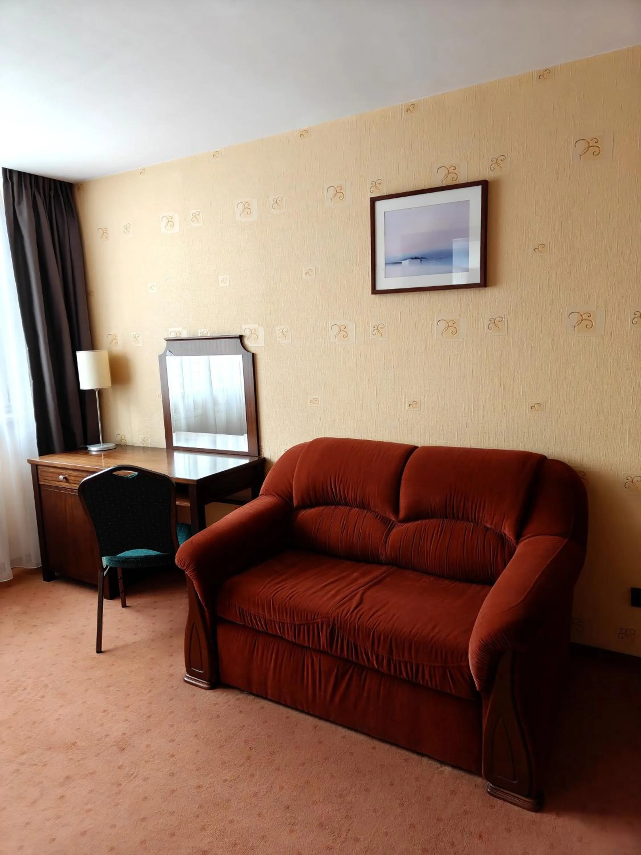 Photo of the whole room in Hotel Alf