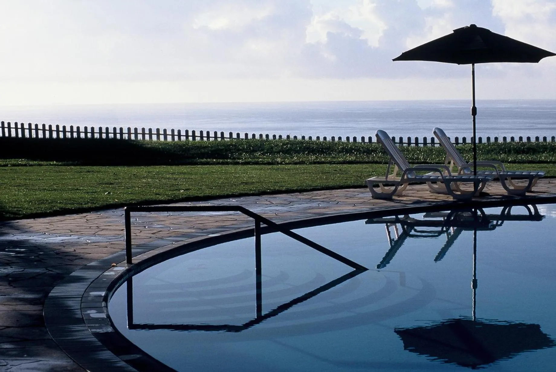 Swimming pool in The Southern Links Resort Hotel