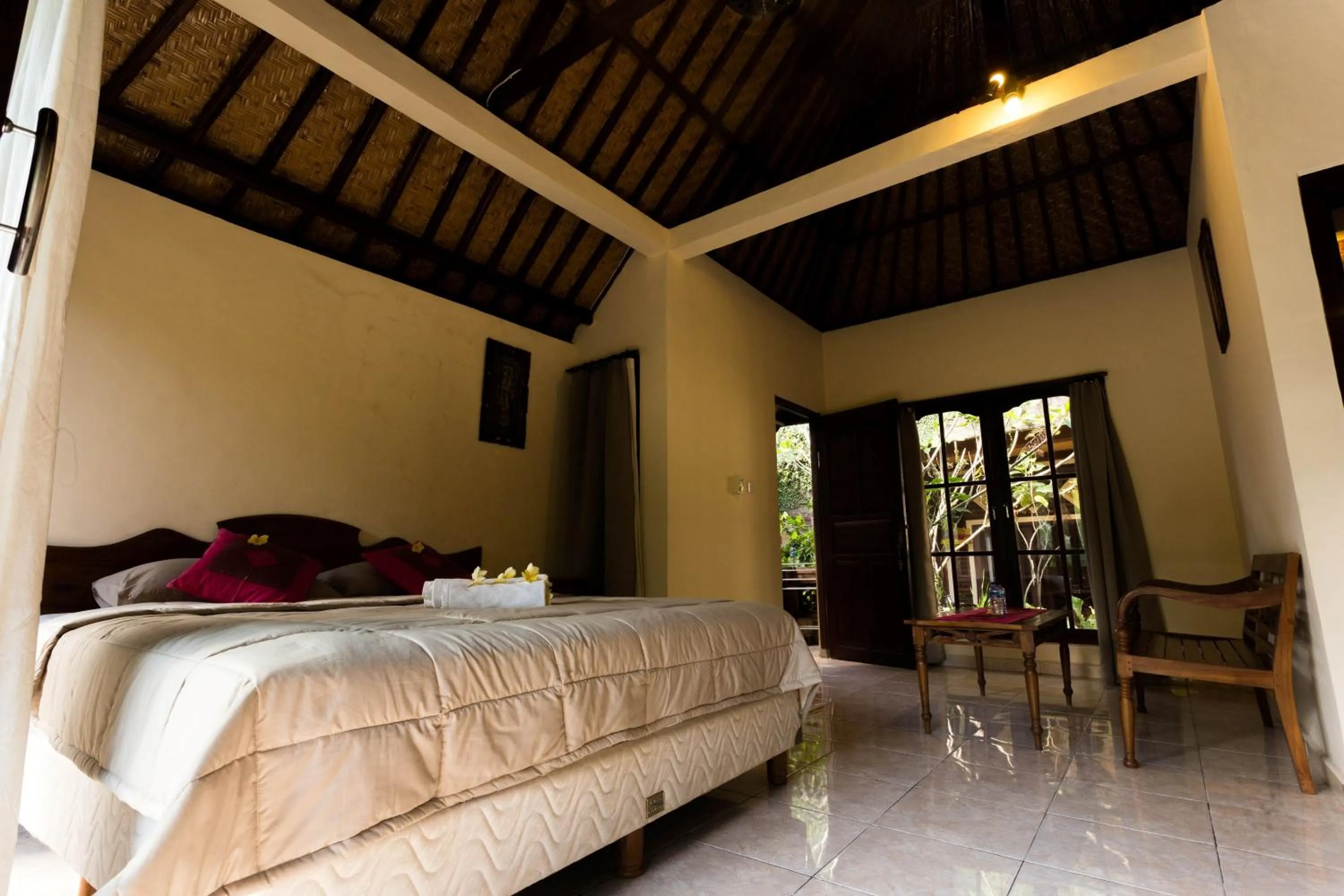 Photo of the whole room, Bed in Bali Asli Lodge by EPS
