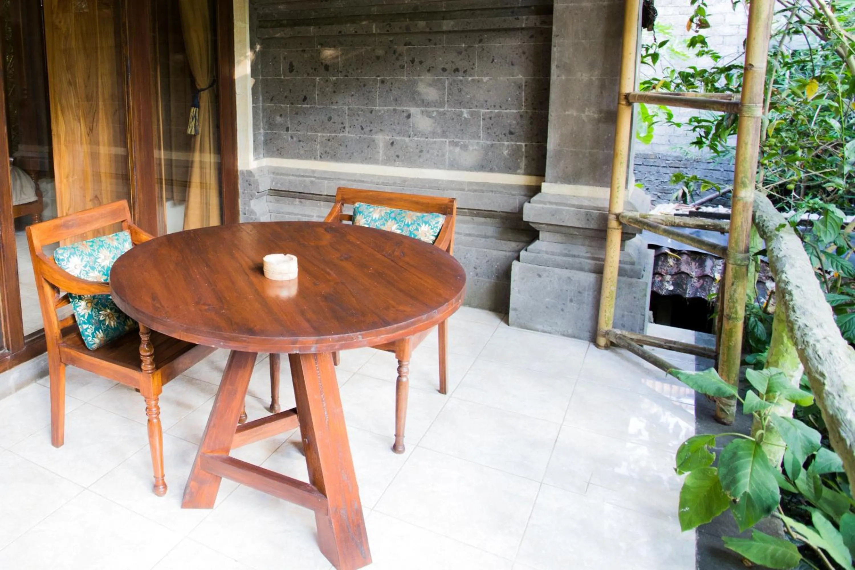 Patio in Bali Asli Lodge by EPS