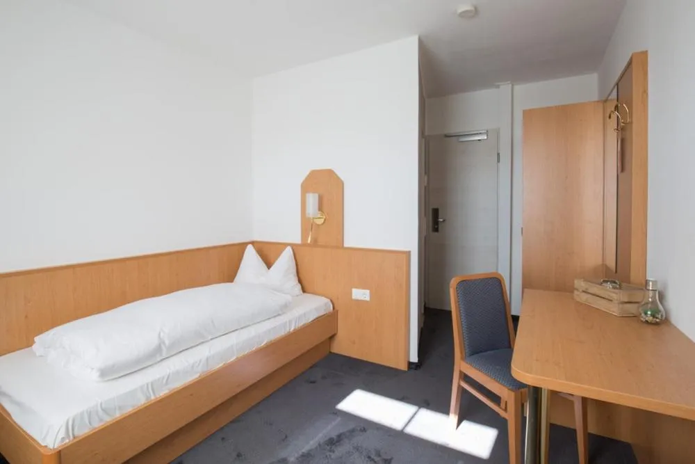 Photo of the whole room, Bed in Hotel Strandräuber