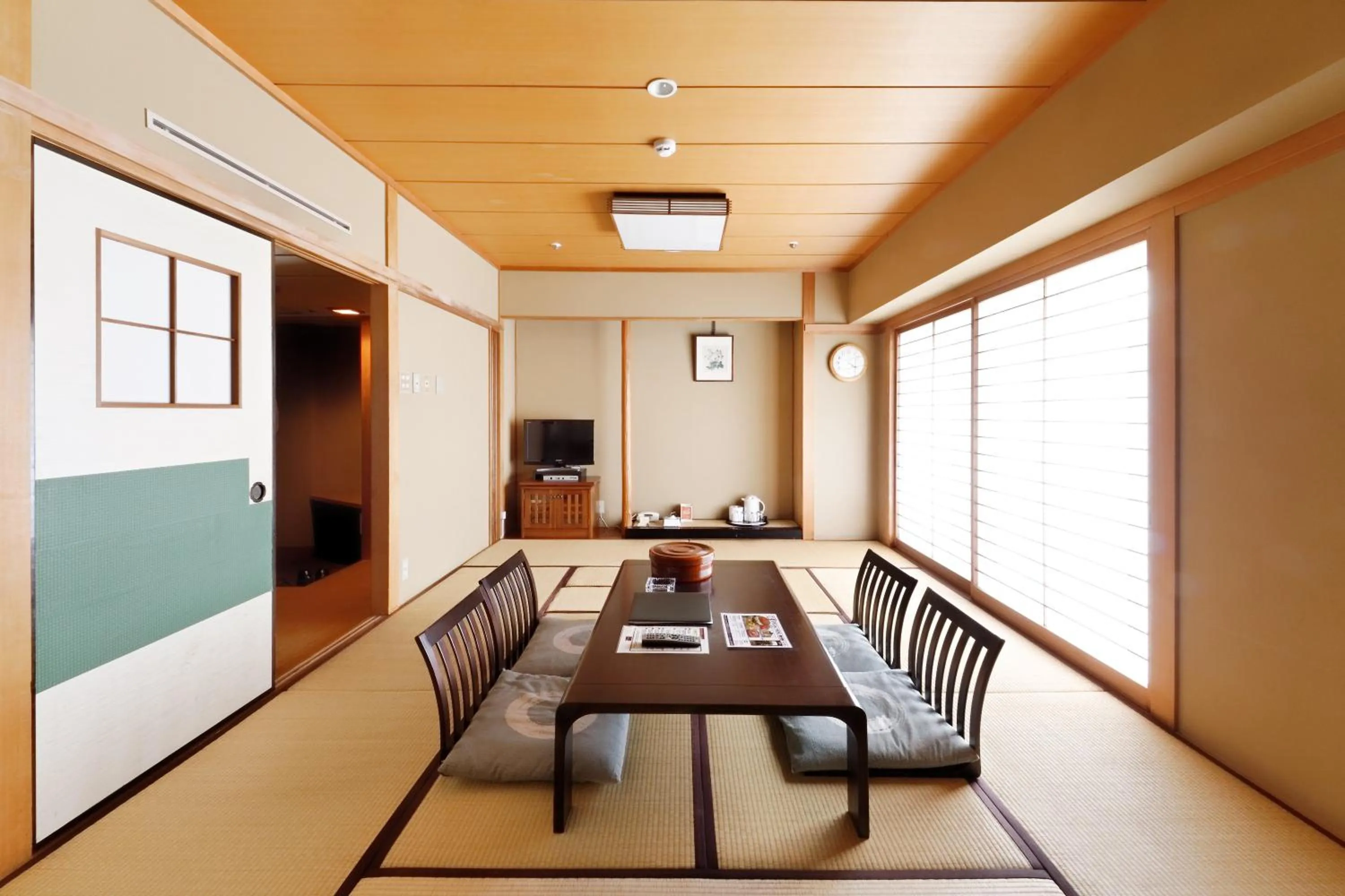 Photo of the whole room in Welco Narita