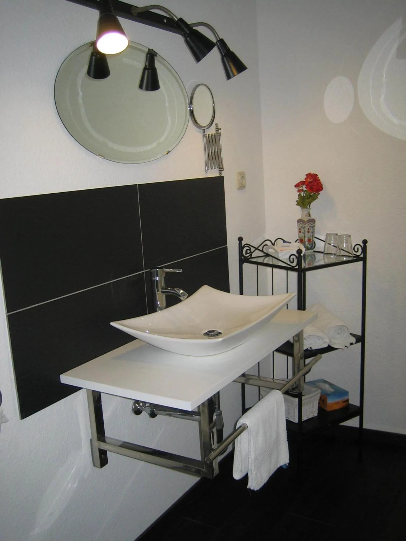 Bathroom in Hotel Frankfurter Hof