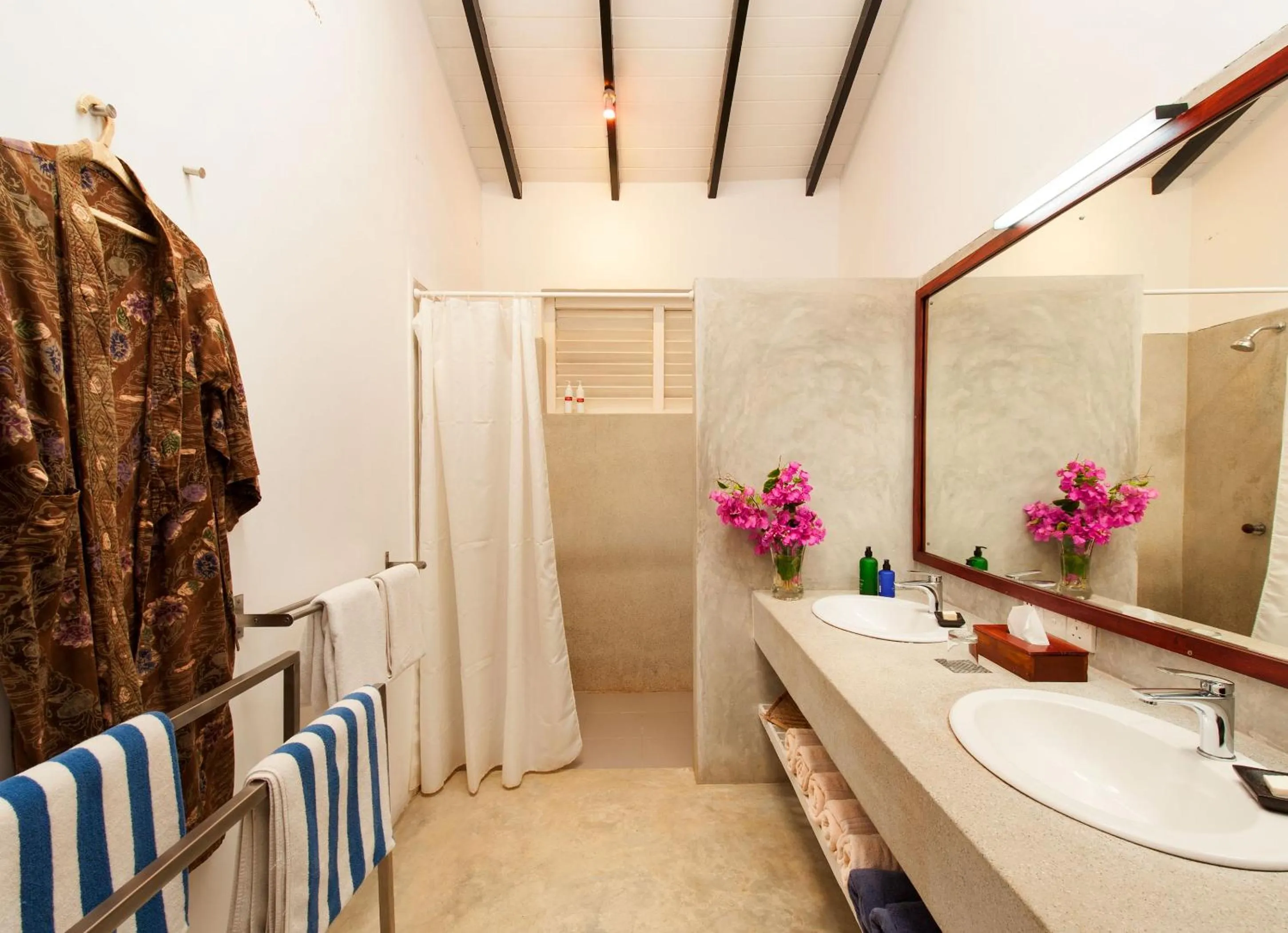Bathroom in Apa Villa Thalpe