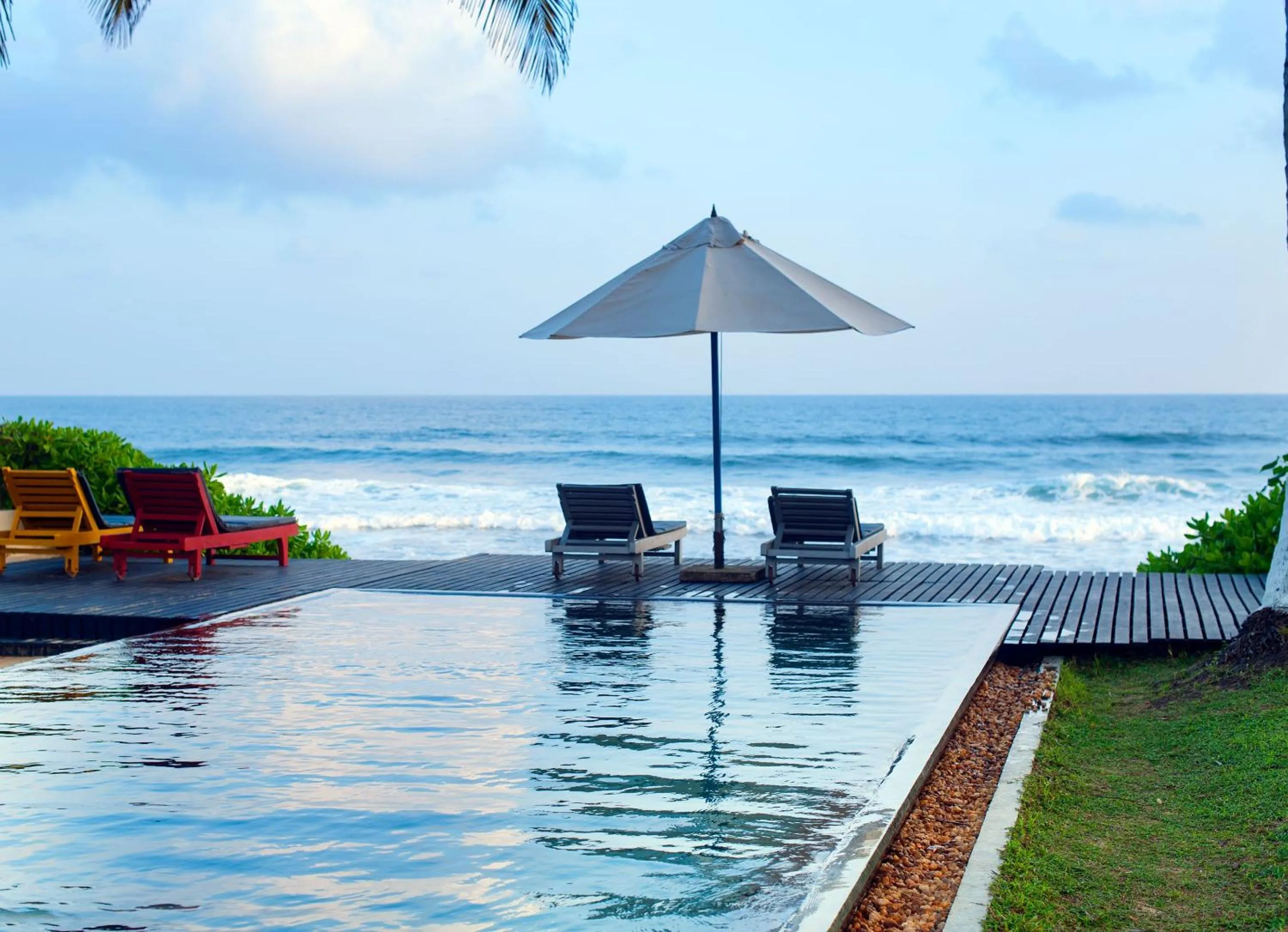 Pool view in Apa Villa Thalpe