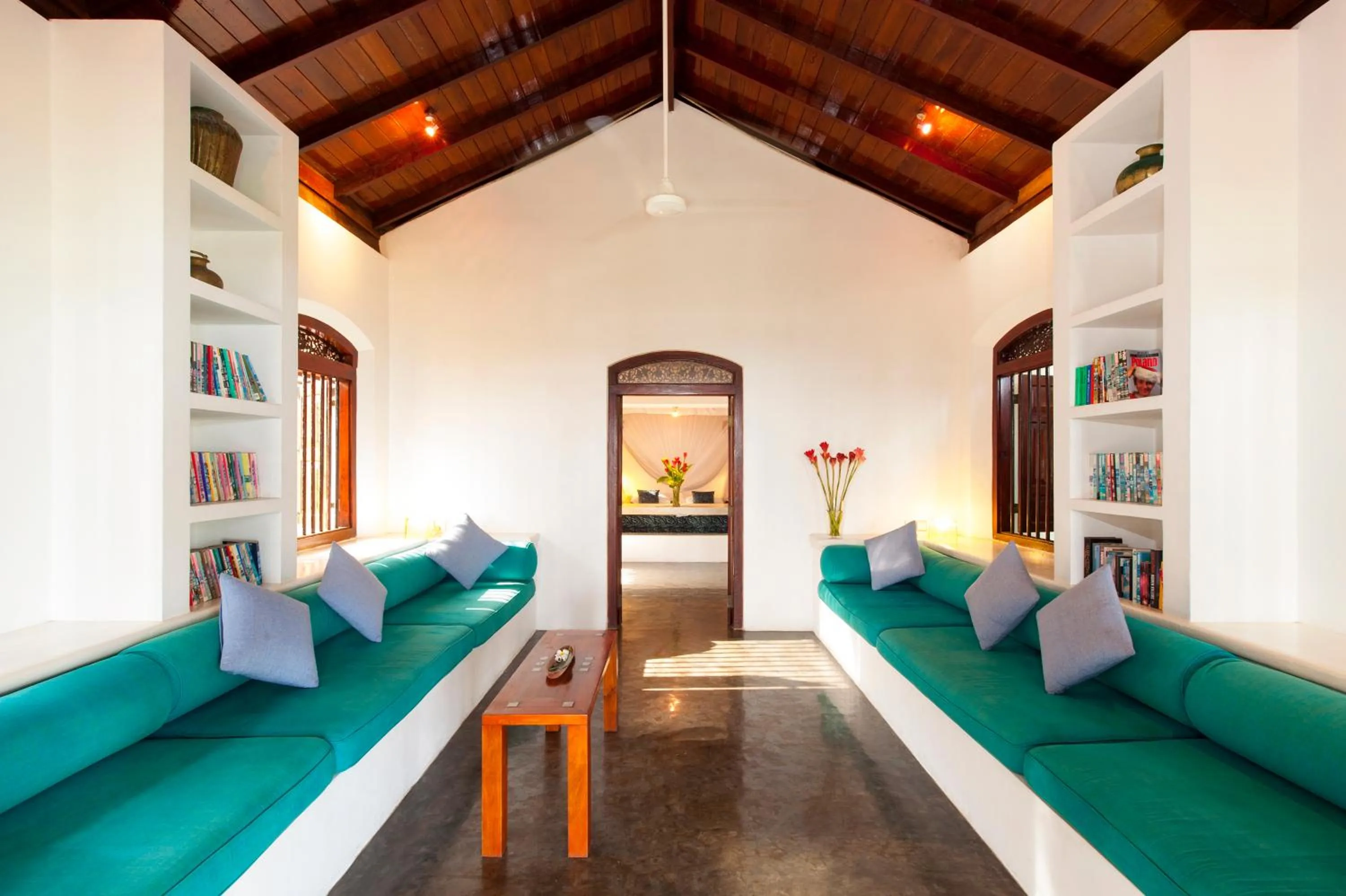 Library in Apa Villa Thalpe