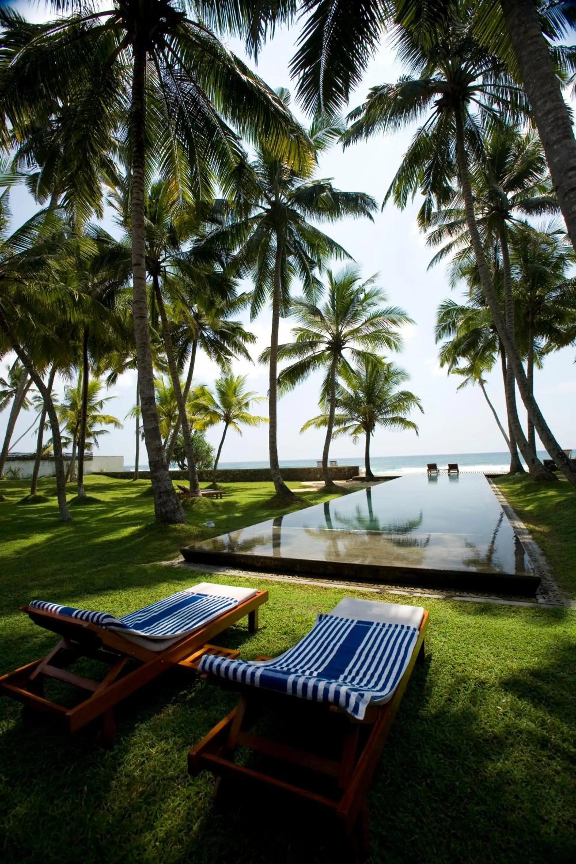 Swimming pool in Apa Villa Thalpe